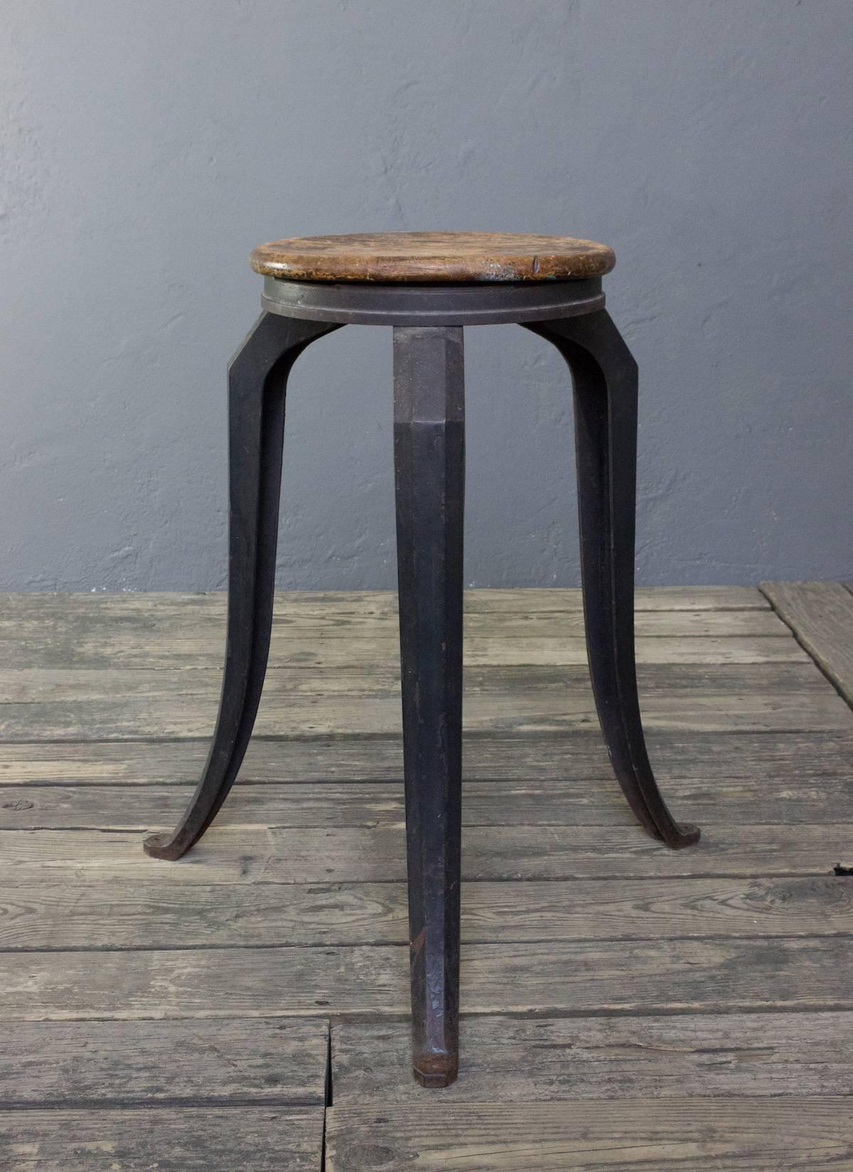 Industrial Cast Iron Pedestal For Sale 3