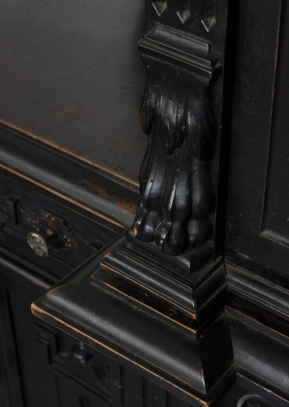 Large and Unusual French 19th Century Bookcase In Good Condition For Sale In Buchanan, NY