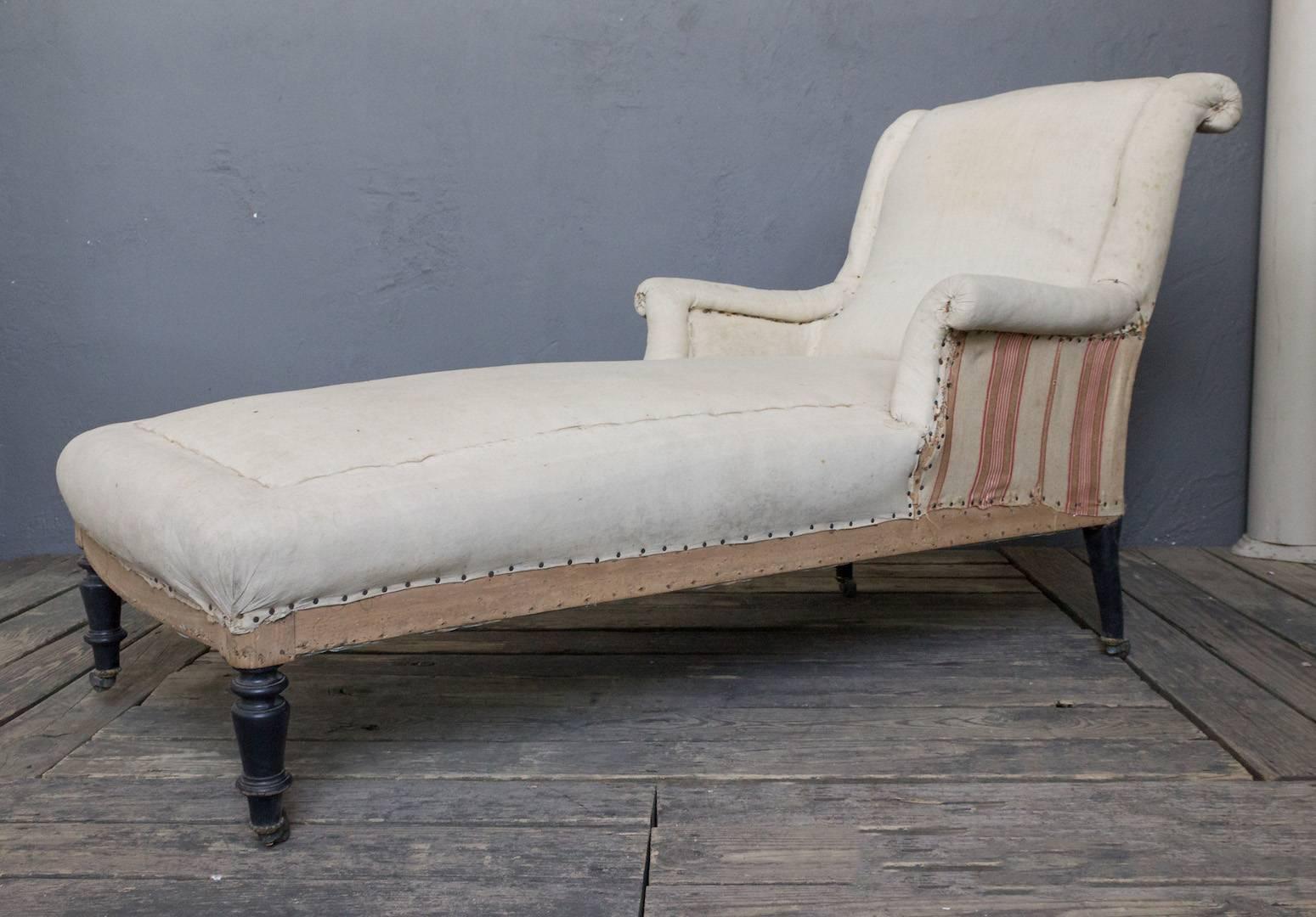 French 19th Century Chaise Longue with Scrolled Back 2