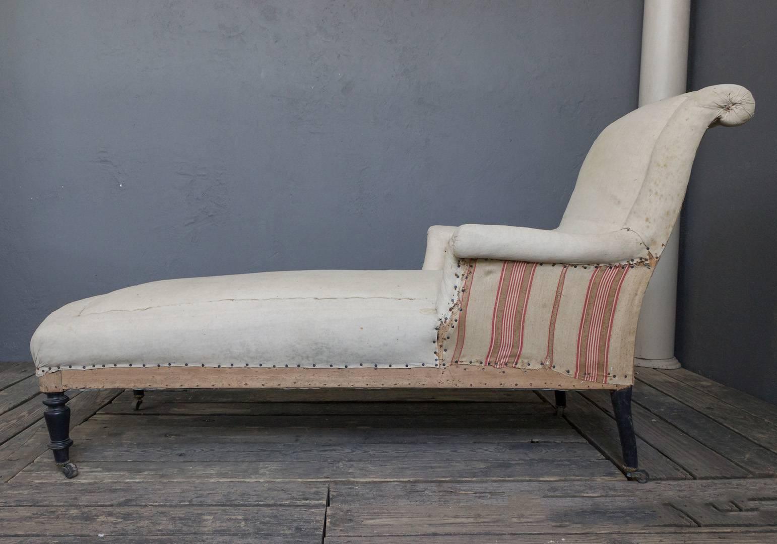 French 19th Century Chaise Longue with Scrolled Back 3
