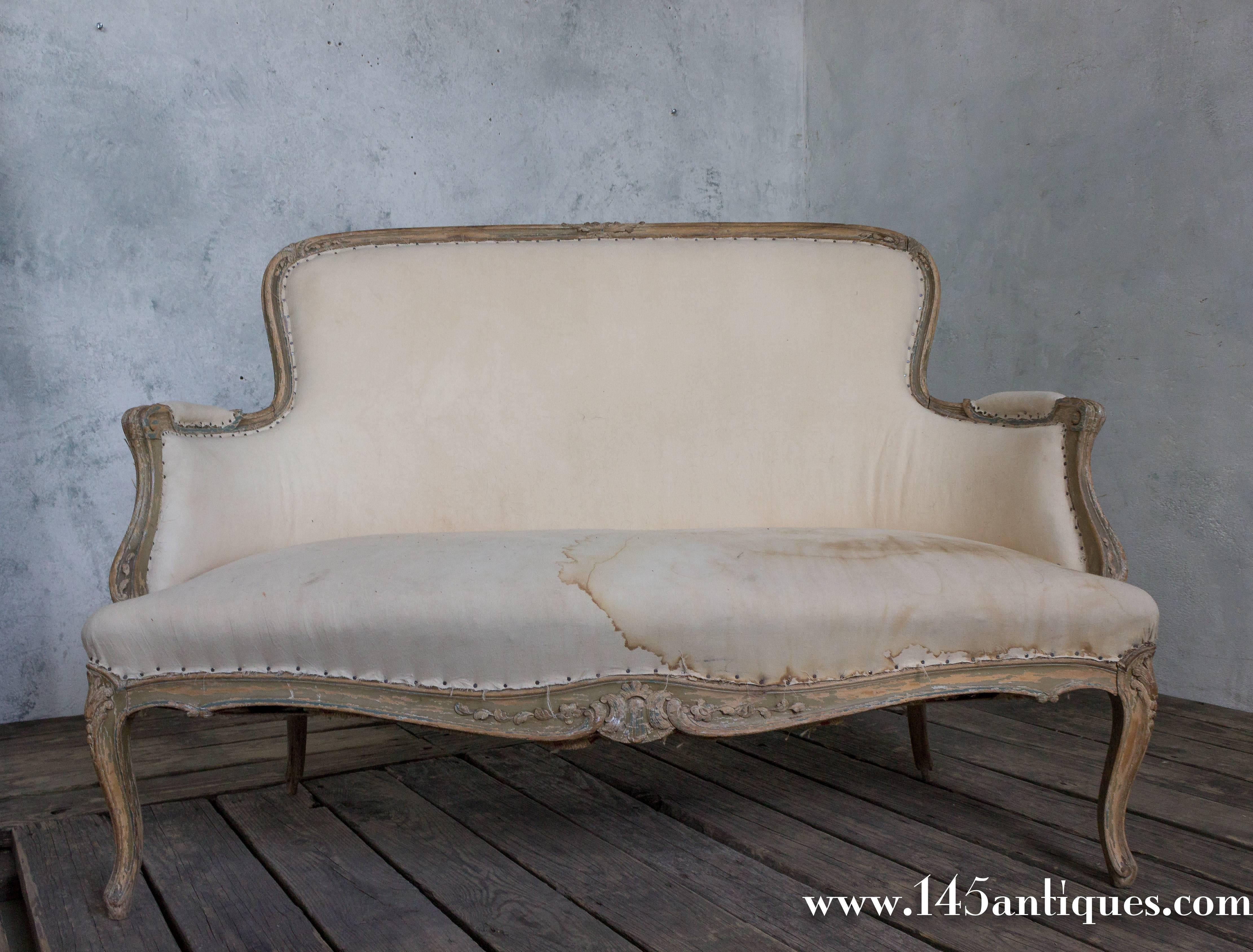Small 19th Century Settee with Distressed Paint Finish In Distressed Condition In Buchanan, NY