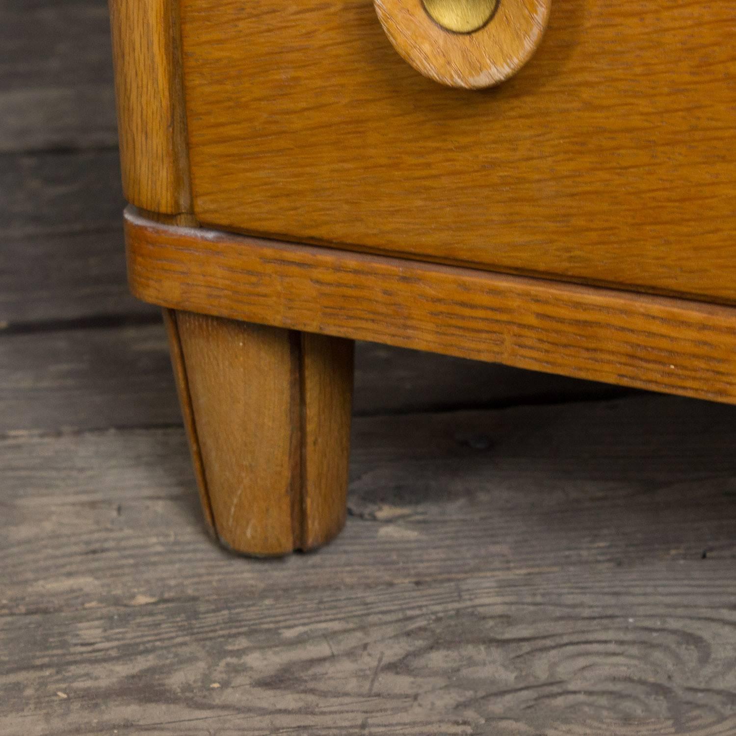 Mid-20th Century American 1940s Oak Chest of Drawers