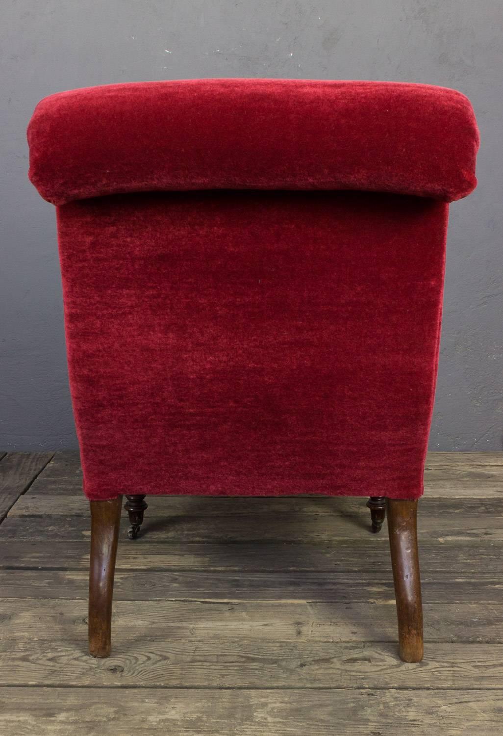19th Century Spanish Red Scrollback Slipper Chair For Sale