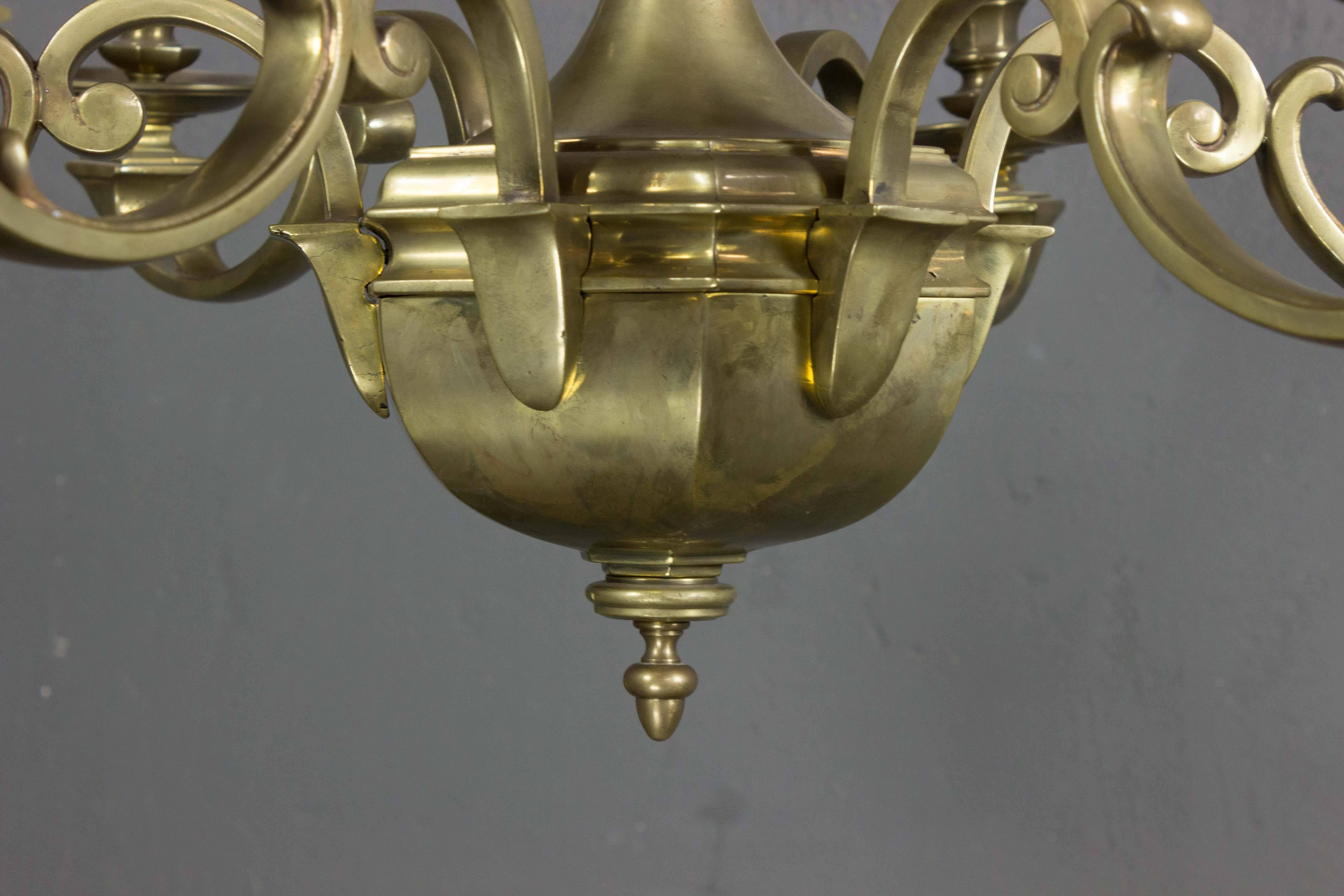 French 1940s Double Tiered Twelve-Armed Bronze Chandelier For Sale 2