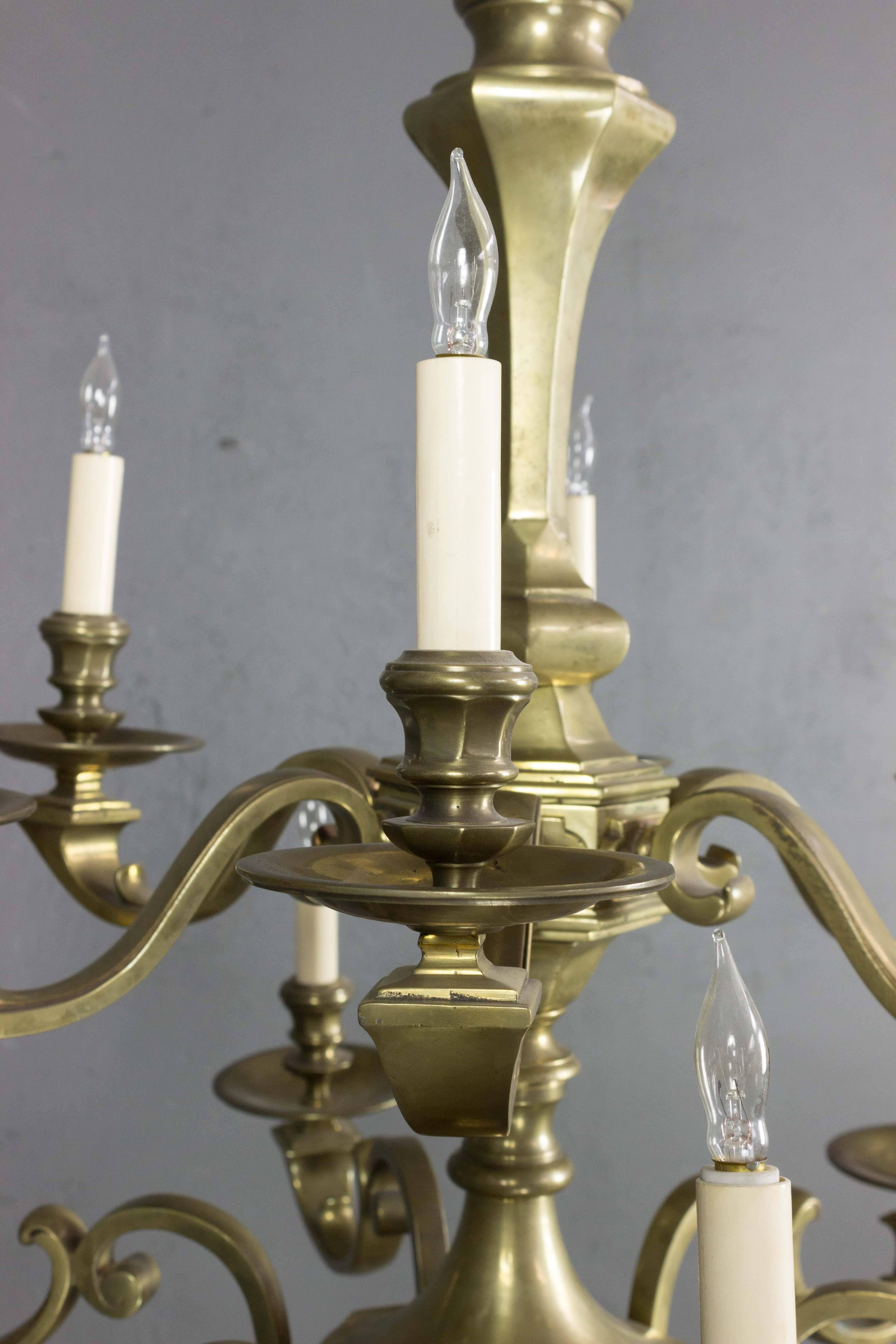 French 1940s Double Tiered Twelve-Armed Bronze Chandelier For Sale 4