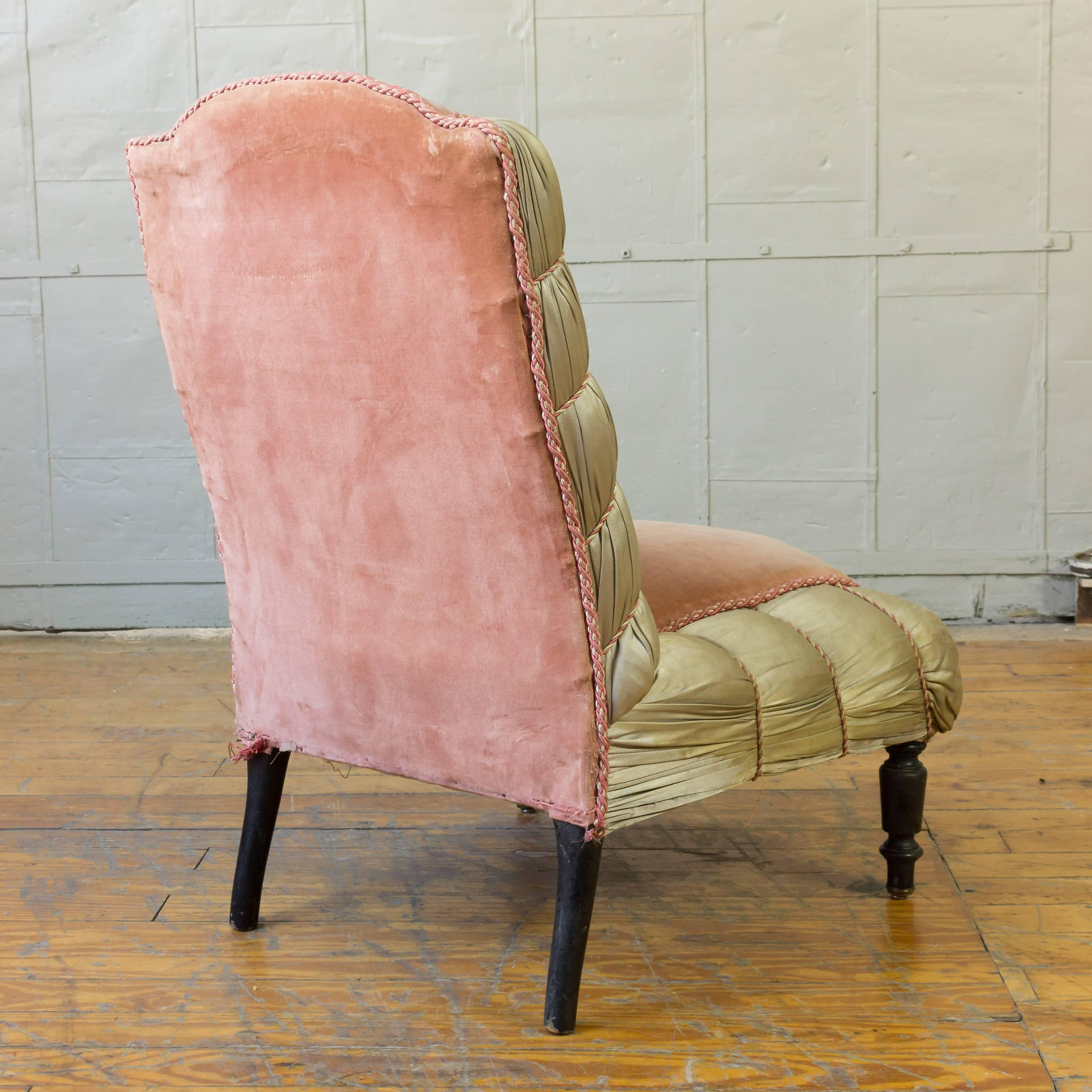 Elegant French 19th Century Slipper Chair In Fair Condition In Buchanan, NY