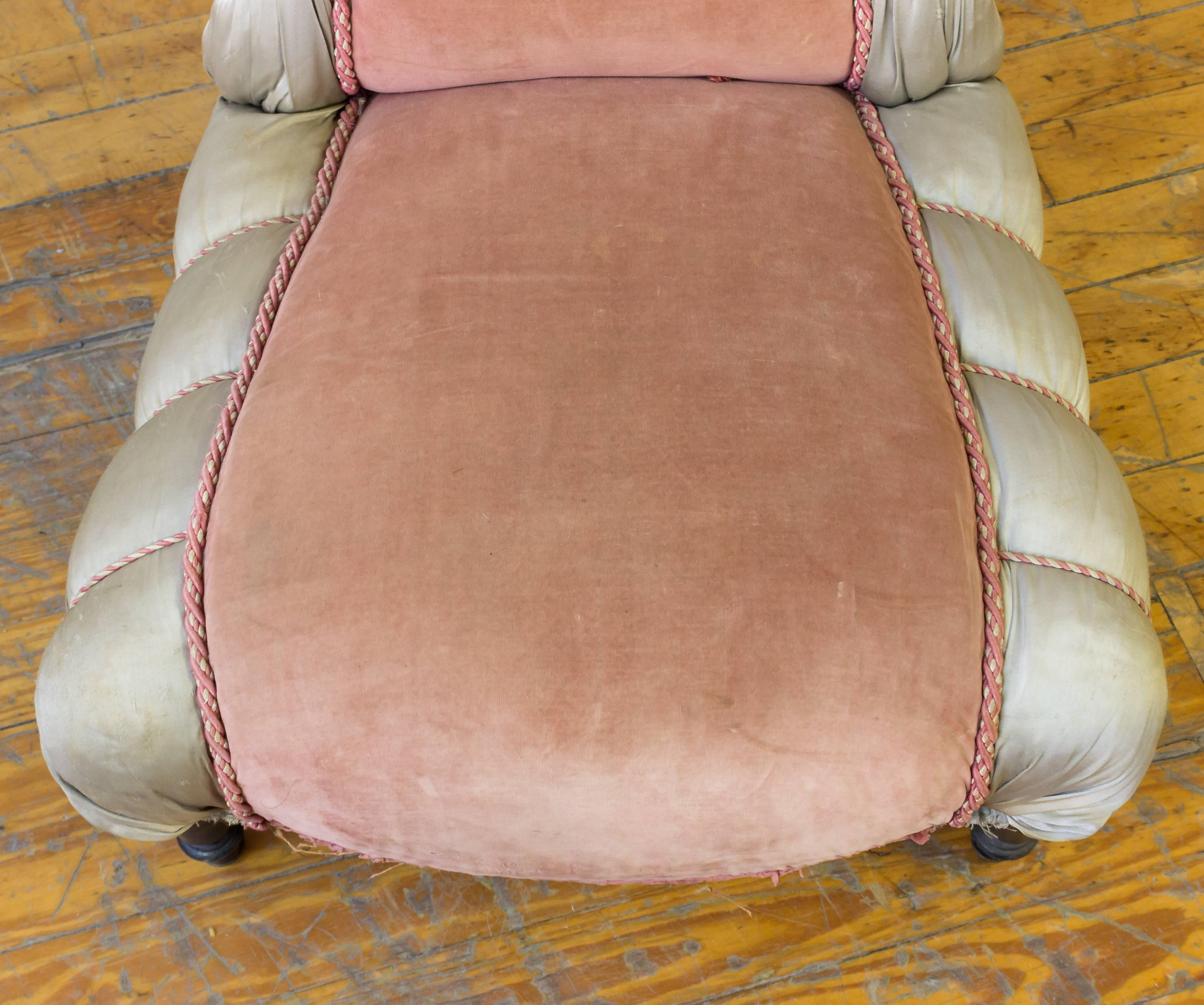 Elegant French 19th Century Slipper Chair 3