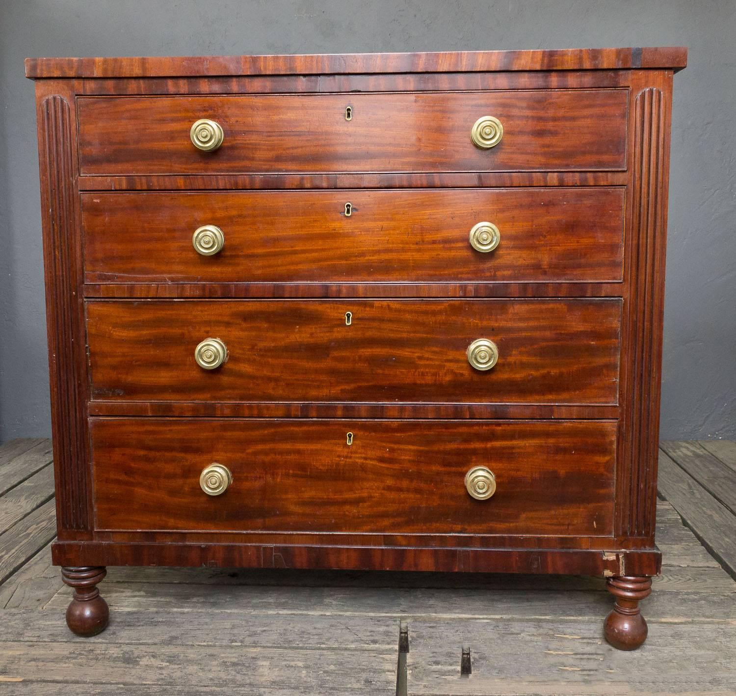 English Mahogany Chest of Drawers For Sale 1