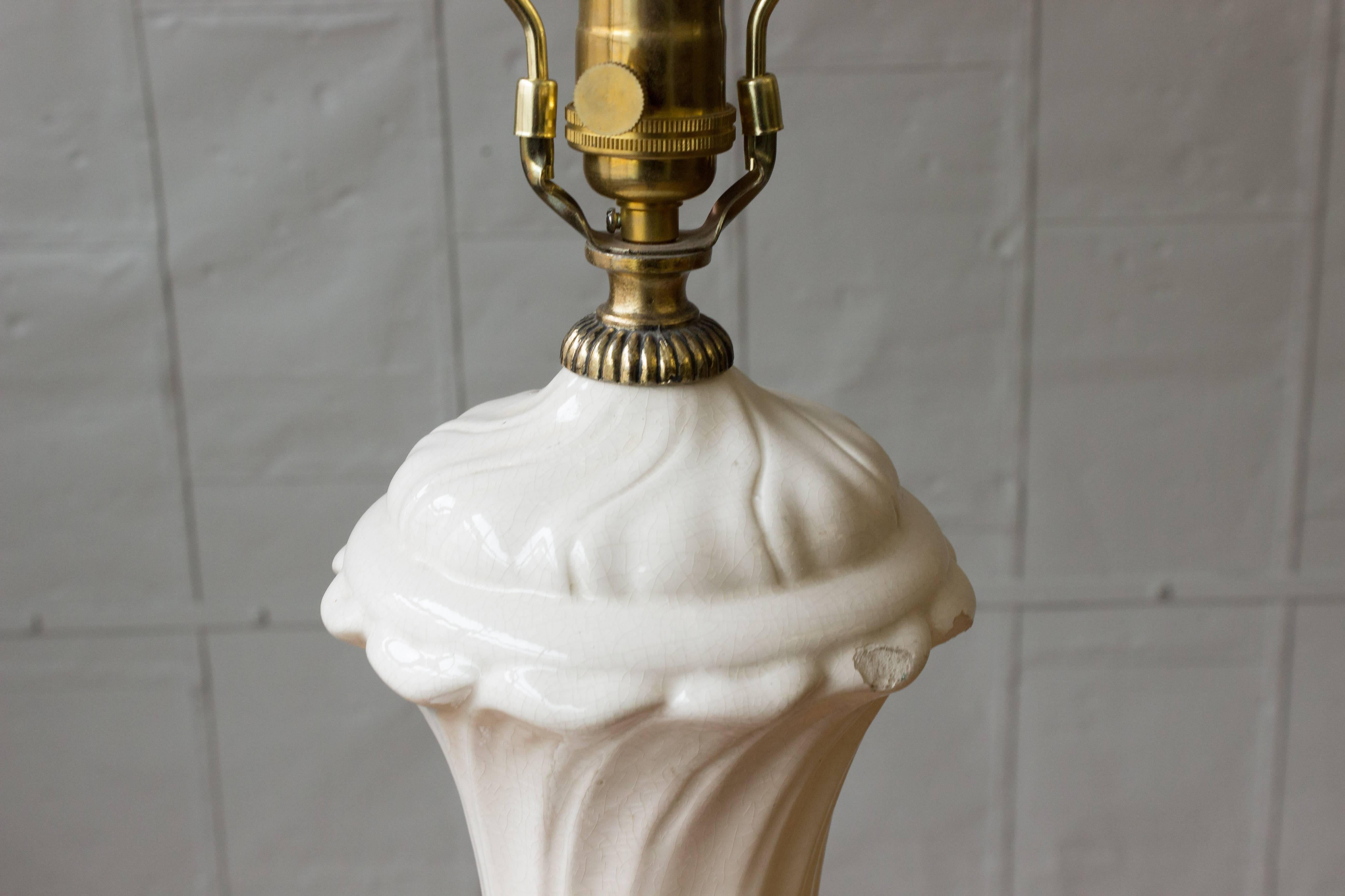 Mid-Century Modern 1950s Spanish White Ceramic Lamp with Gold Base For Sale