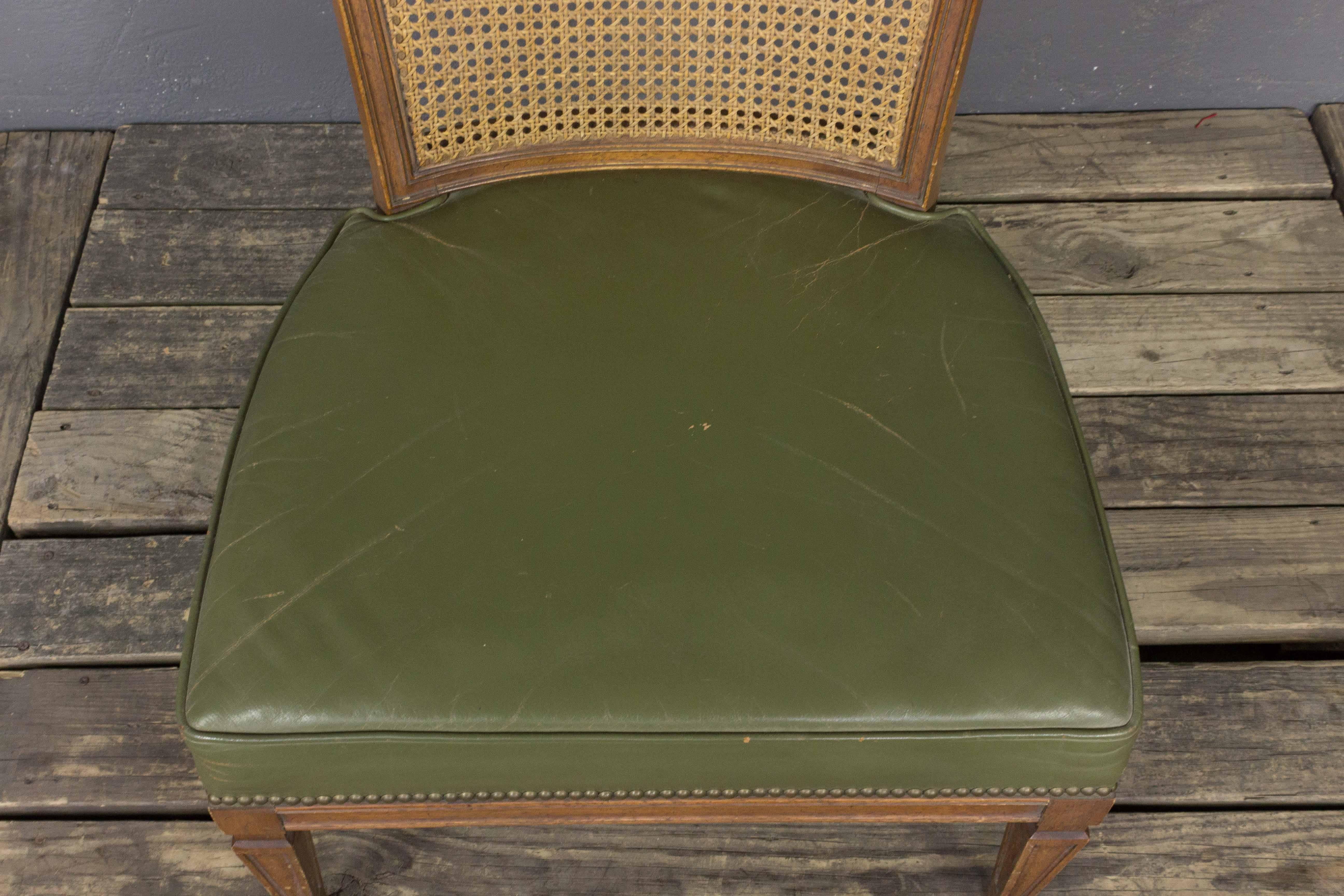 Paire de chaises d'appoint italiennes modernes du milieu du siècle dernier en vente 4