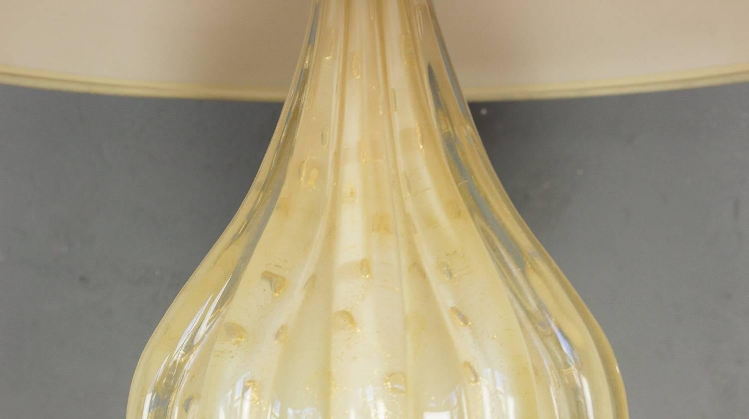 Mid-Century Modern Lampe italienne en verre de Murano jaune doré des années 1940 en vente