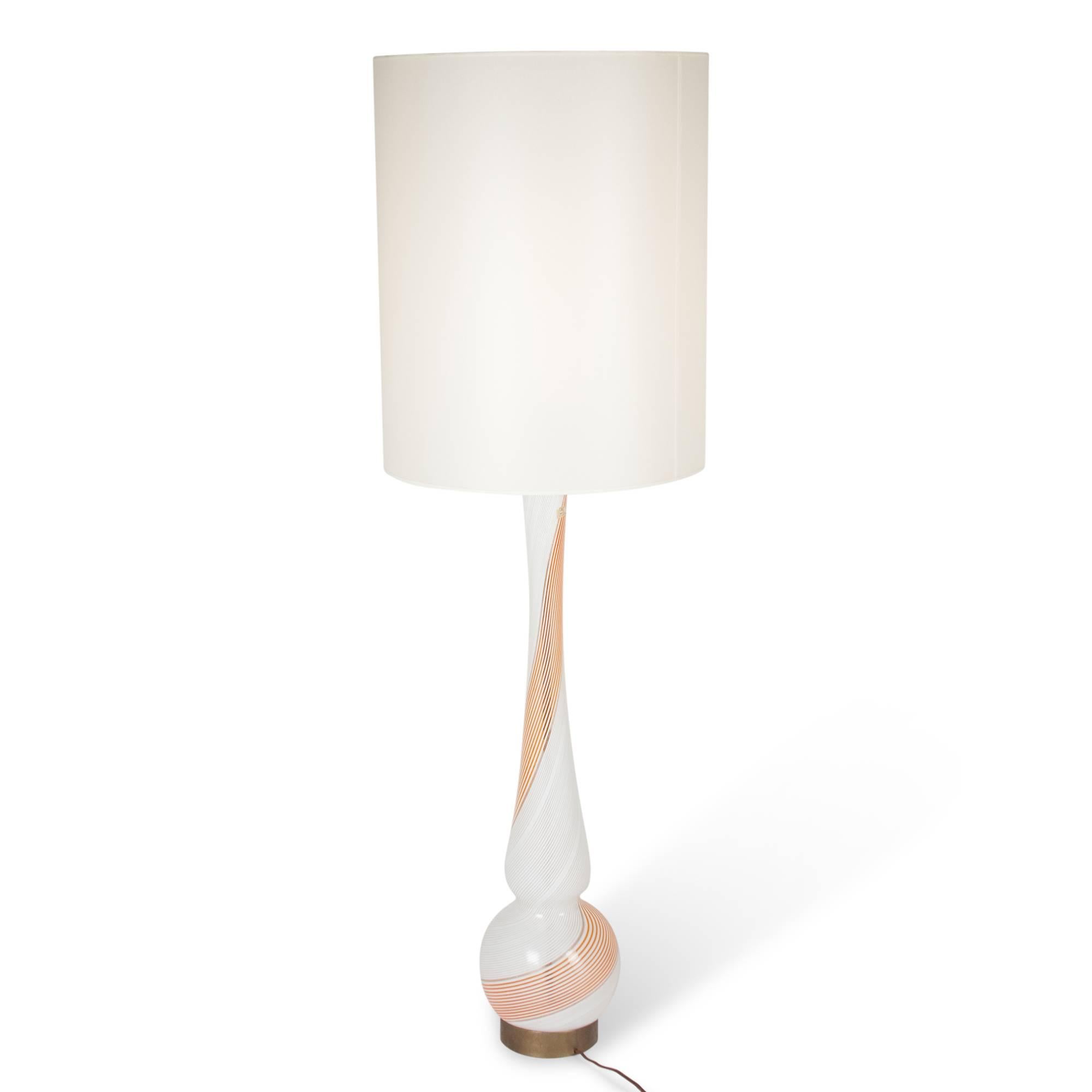 Tall Filigrana Glass Table Lamp by Venini, Italian, 1940s In Excellent Condition For Sale In Hoboken, NJ