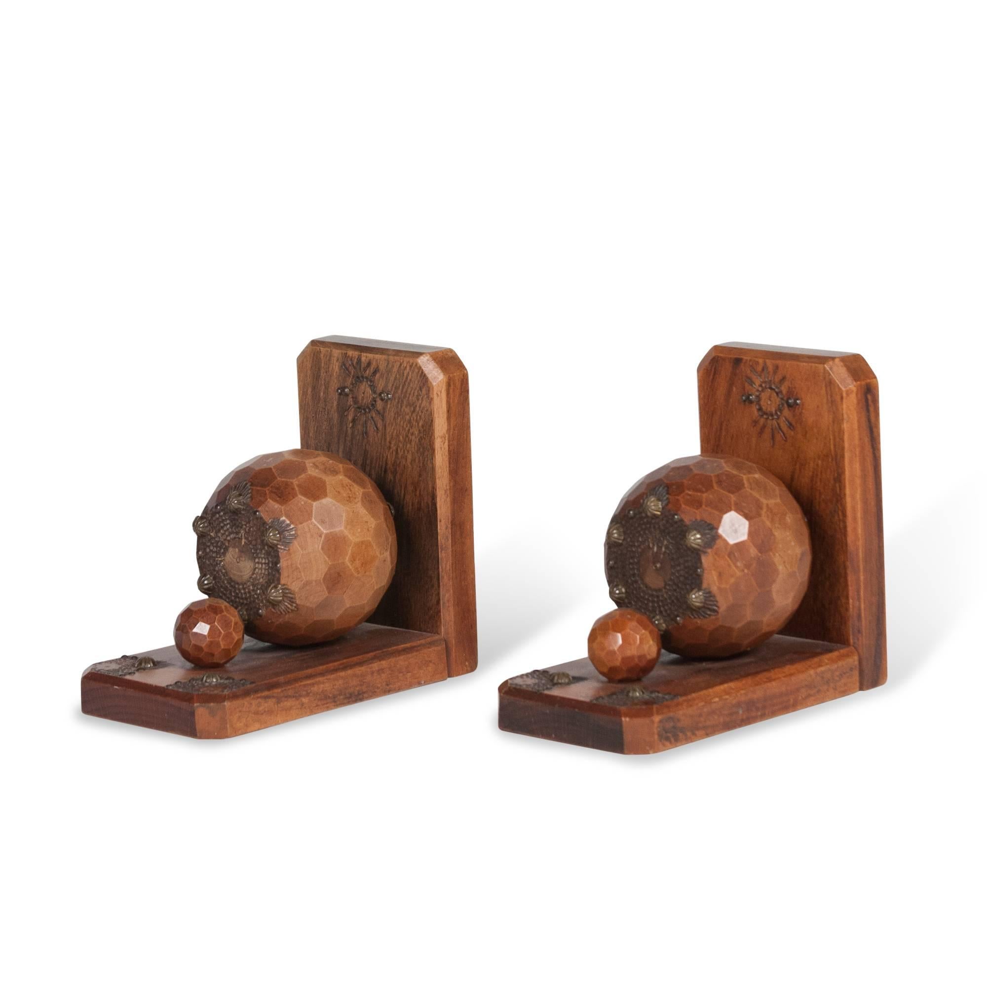 Faceted Sphere Oak Bookends, French, circa 1930 In Excellent Condition For Sale In Hoboken, NJ