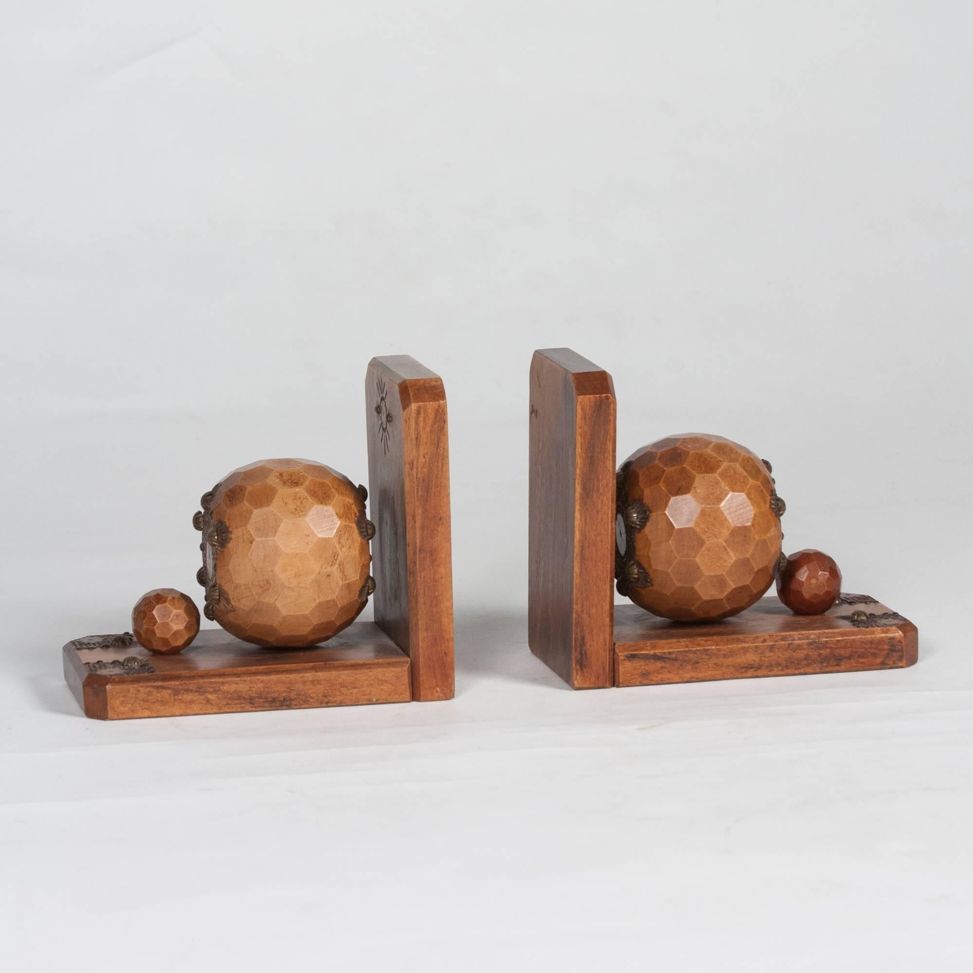 Faceted Sphere Oak Bookends, French, circa 1930 For Sale 1