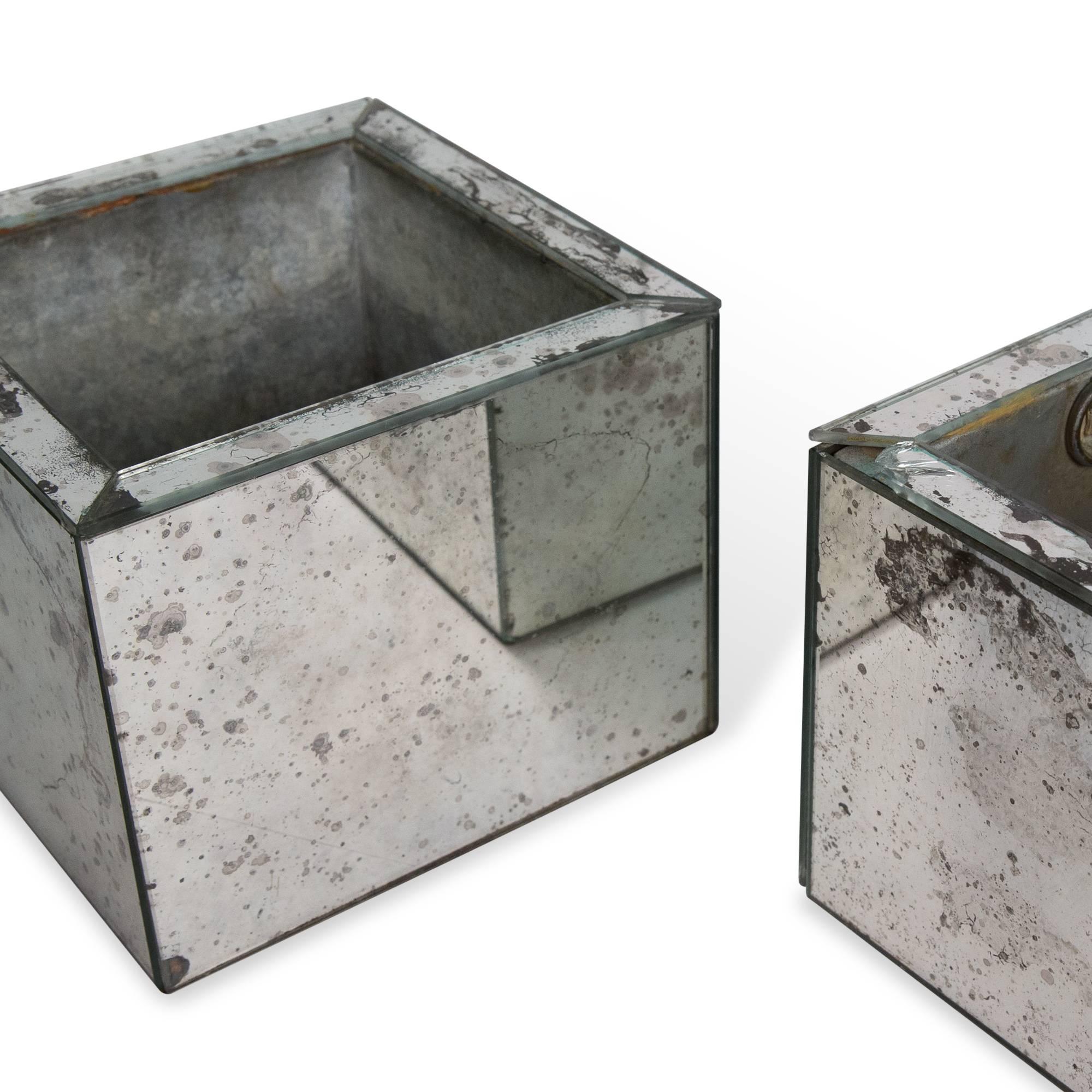 Pair of Antiqued Mirror Planters In Excellent Condition For Sale In Hoboken, NJ
