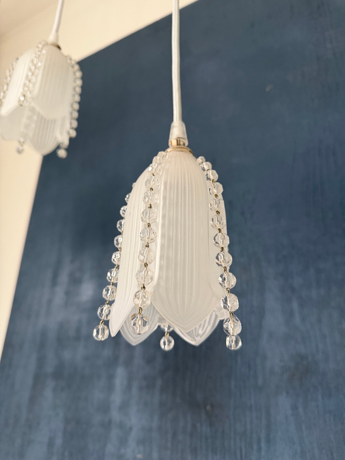 Pequeños Colgantes de Cristal de Baccarat Periodo Art Decó Altura ajustable a tu necesidad en venta