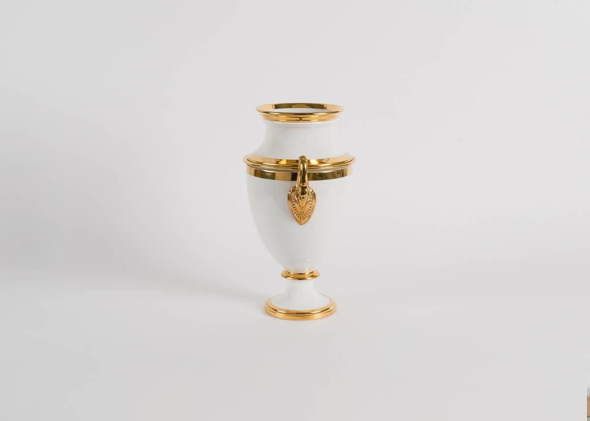 Paar französische Vasen aus der Restaurationszeit, Frankreich, 1814-1830 (Glasiert) im Angebot