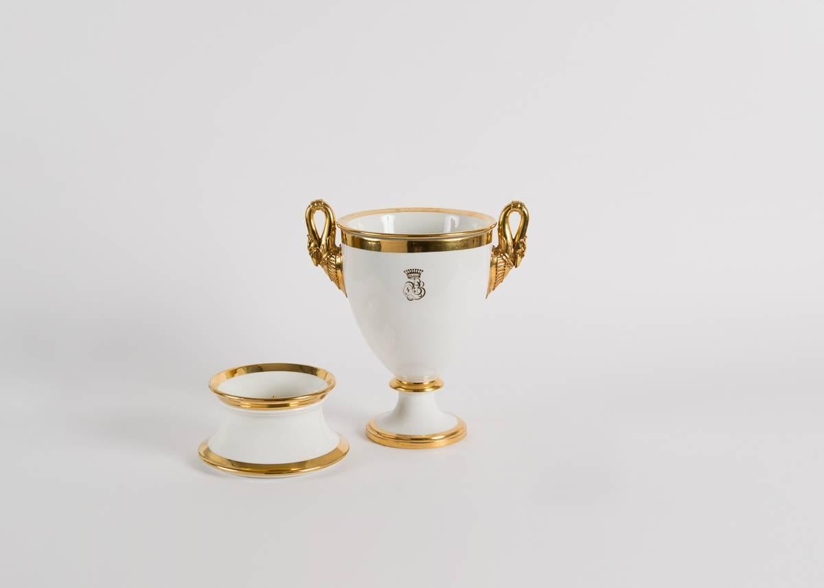 Paar französische Vasen aus der Restaurationszeit, Frankreich, 1814-1830 im Zustand „Gut“ im Angebot in New York, NY