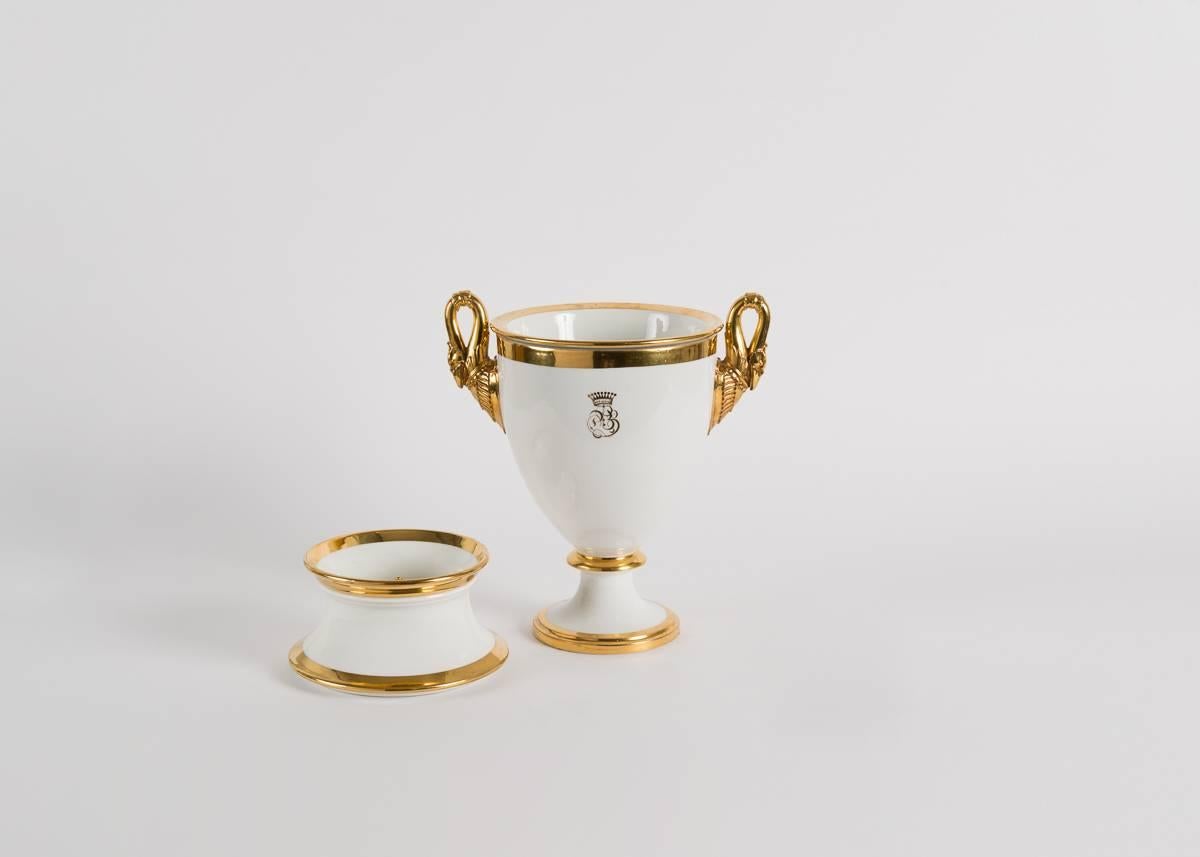 Coppia di vasi francesi dell'epoca della Restaurazione, Francia, 1814-1830 In condizioni buone in vendita a New York, NY