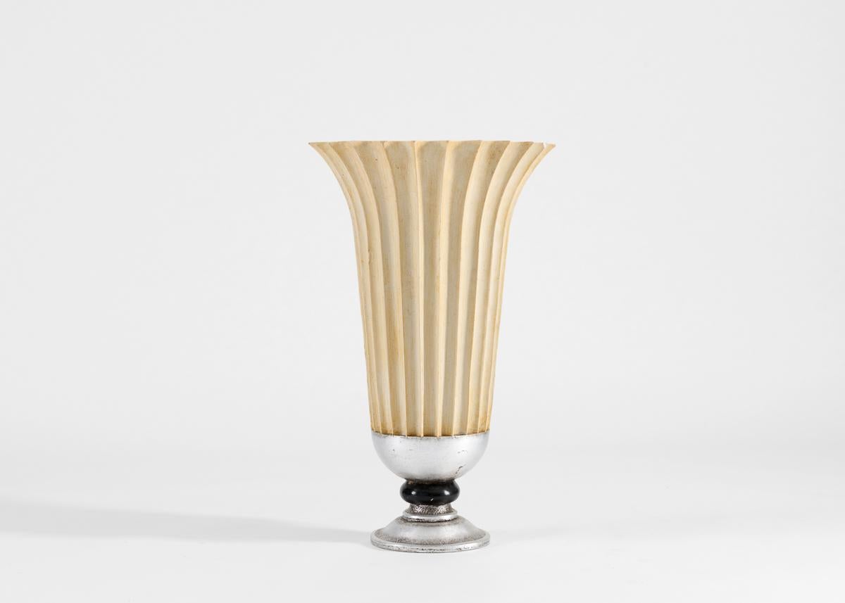 Mid-Century Modern Pair of Fluted and Flared Mid-century Vases For Sale