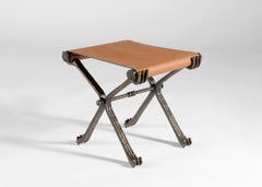 Aline Hazarian, Van, Contemporary Bronze und Leder Hocker, Libanon, 2024