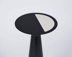 Table d'appoint « Eclipse Black » de Sandra Nunnerley, États-Unis, 2016