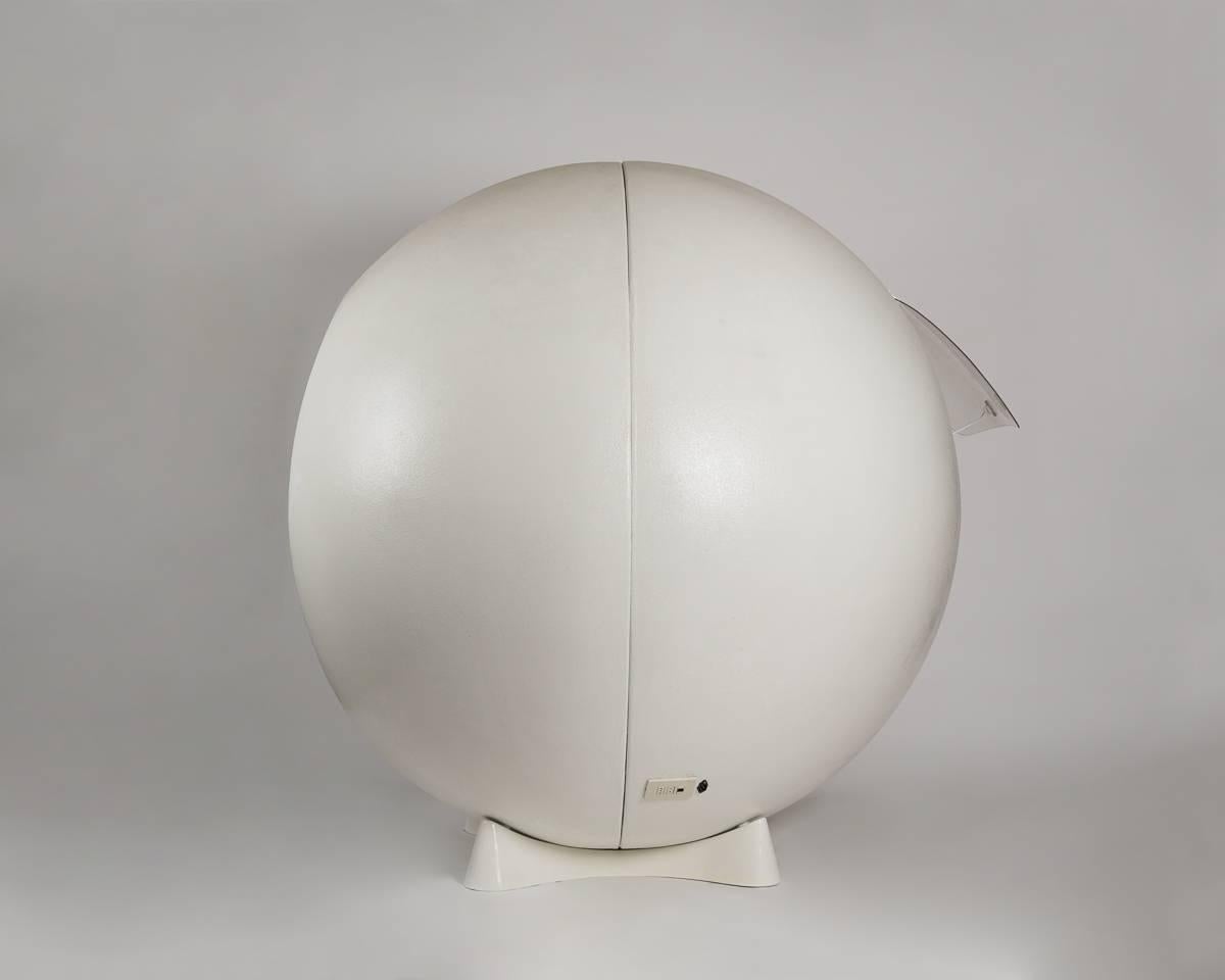 Maurice-Claude Vidili, Isolation Sphere, France, 1971 In Good Condition In New York, NY
