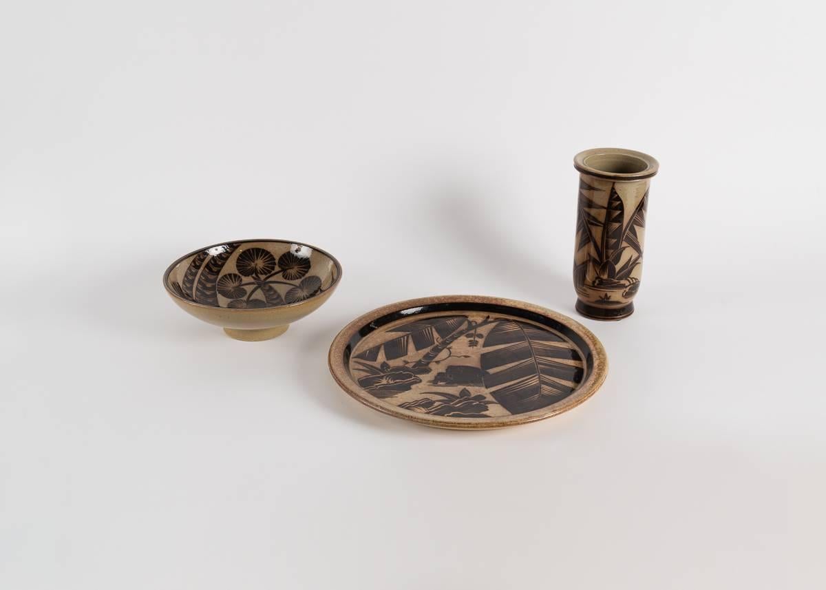 Nills Thorsson para Royal Copenhagen, Plato con motivos de la naturaleza, Dinamarca, años 30 en Excelente estado para la venta en New York, NY