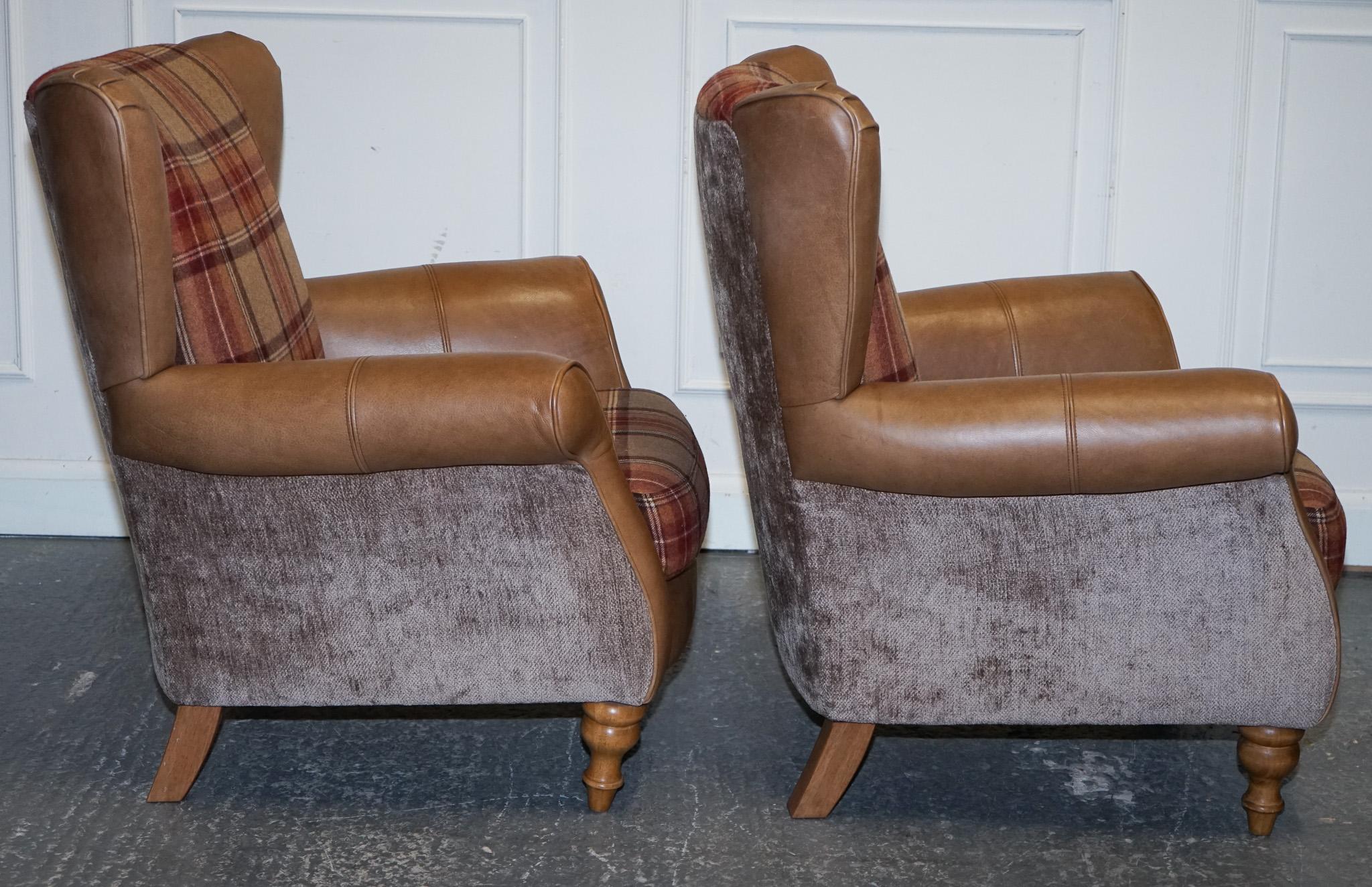 20ième siècle LE PAYSAGE STAGNANT DE  FAUTEUILS À OREILLES EN CUIR ET TISSU ALEXANDER & JAMES LAWRENCE en vente