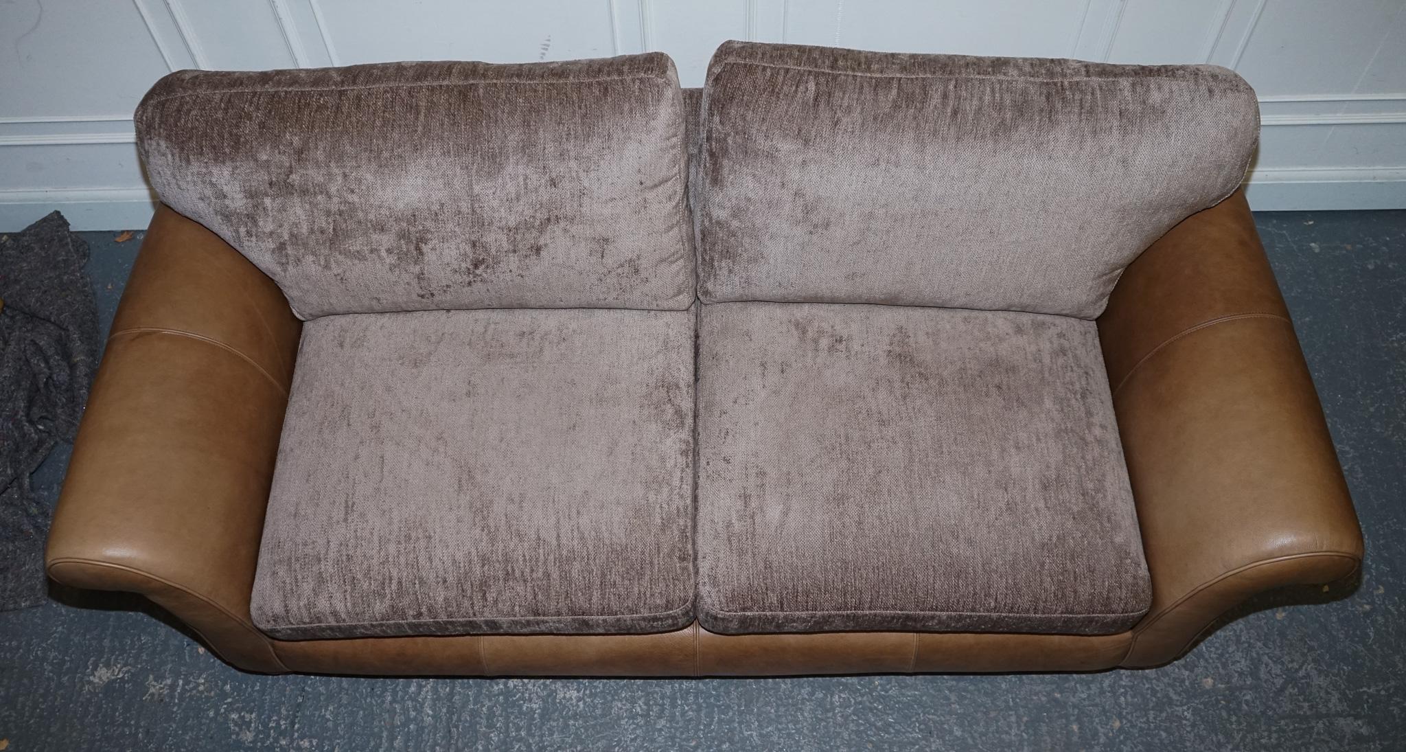 VINTAGE ALEXANDER & JAMES BLAKE SOFA DE 3 ASIENTOS EN CUERO Y FABRiC PVP £2240 en venta 2