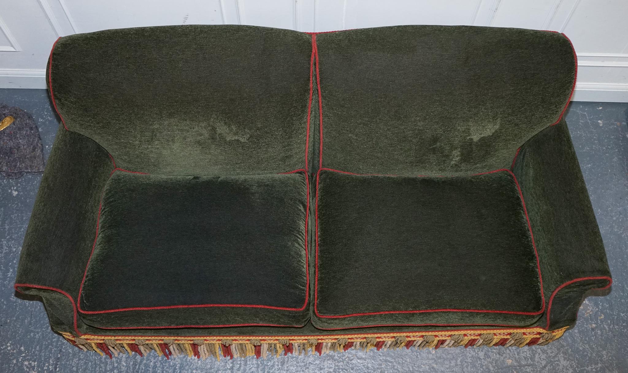 PETER DUDGEON BRITISCHES HANDGEARBEITETES GRÜNES GEWEBE HOWARD STYLE 3-SITZ-SOFA RRP£12000 (Britisch) im Angebot