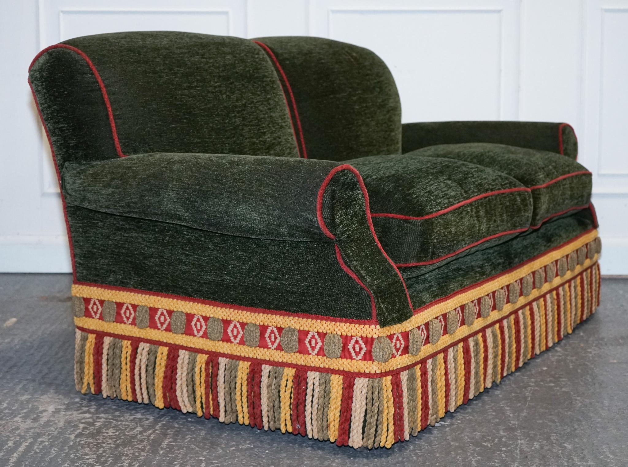 PETER DUDGEON BRITISCHES HANDGEARBEITETES GRÜNES FABRIC HOWARD STYLE 2 SEATER SOFA RRP£10000 im Angebot 4