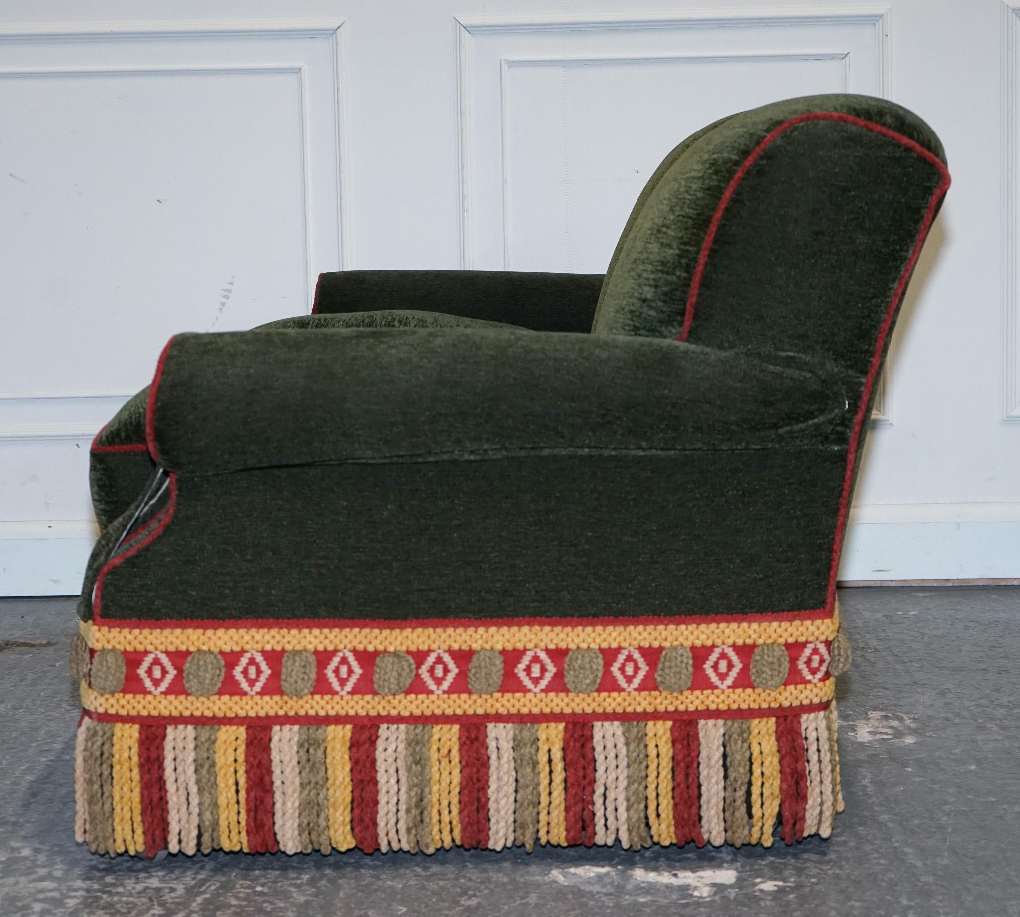 PETER DUDGEON BRITISCHES HANDGEARBEITETES GRÜNES FABRIC HOWARD STYLE 2 SEATER SOFA RRP£10000 im Angebot 8