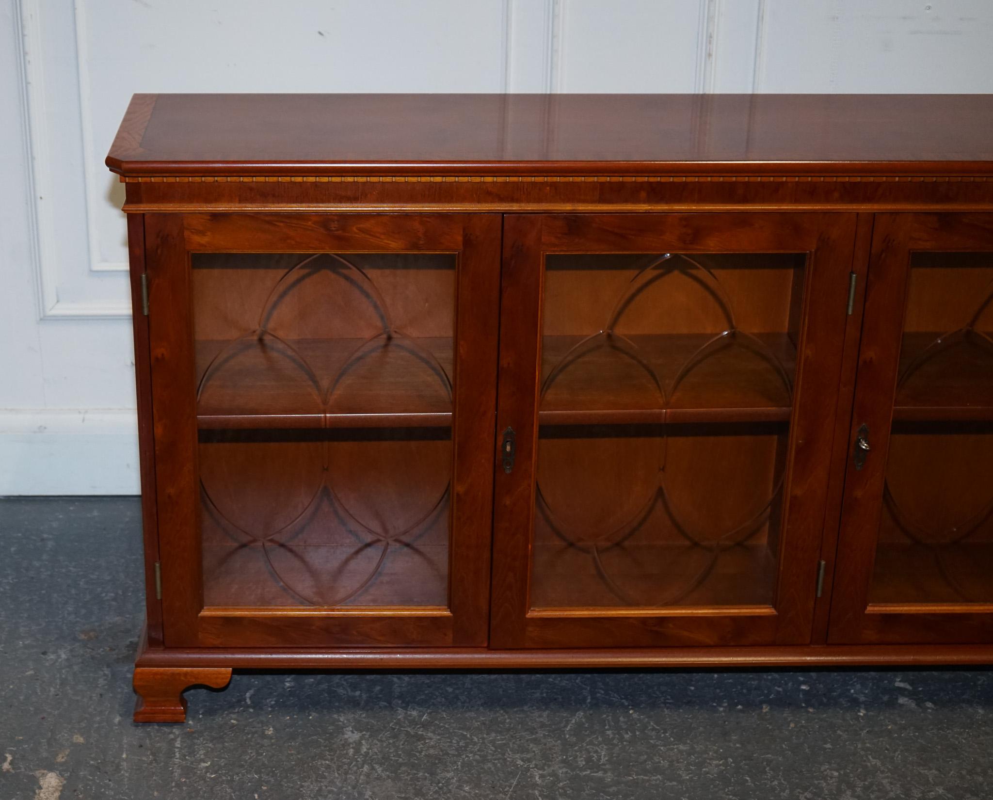 British VINTAGE YEW WOOD GLAZED BOOKCASE SIDEBOARD TRIPLE DOOR DISPLAY CABiNET For Sale