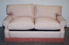 TRADITIONAL ENGLISH COUNTRY HOUSE TWO SEATER SOFA BED FEATHER FILLED CUSHiONS