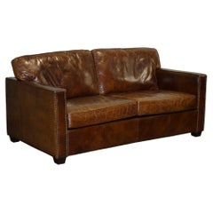 TIMOTHY OULTON : CANAPÉ COMPACT À DEUX OU TROIS PLACES EN CUIR MARRON « ViSCOUNT »