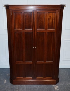 STUNNING LARGE BESPOKE PANELLED HALLWAY CUPBOARD WARDROBE AMOiRE