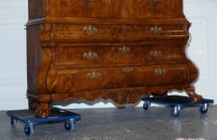 ANTIQUE CIRCA 1750 DUTCH LOUIS XV STYLE BURR WALNUT BOMBAY LINEN PRESS CABiNET