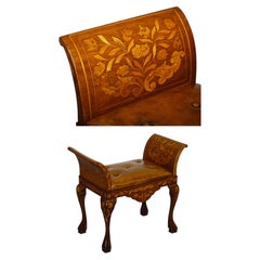 TABOURET DE PIANO ANTIQUE DE 1860, DE FABRICATION HOLLANDAISE, AVEC MARQUETERIE ET ASSISE DE TYPE CHESTERFIELD TEINTE À LA MAIN