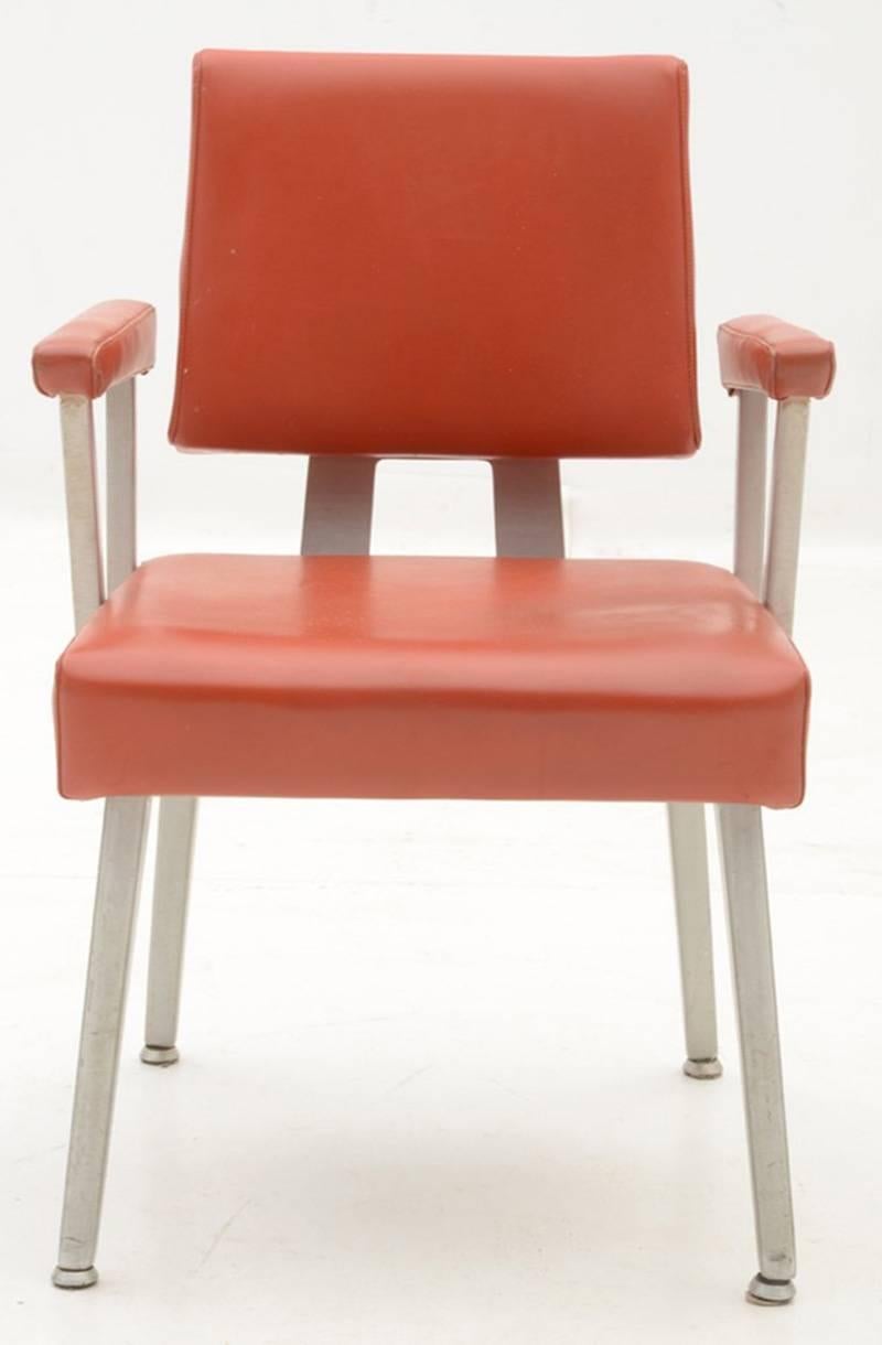 Paire de fauteuils de compagnie vintage de bonne forme en aluminium brossé Excellent état - En vente à Bronx, NY