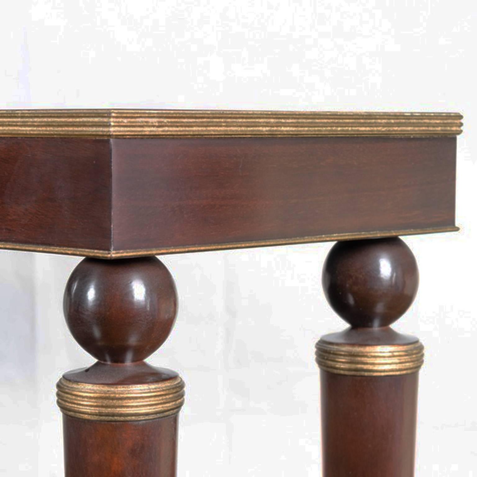 Contemporary Mahogany Console Table with Gold Tone Accents In Good Condition For Sale In Bronx, NY