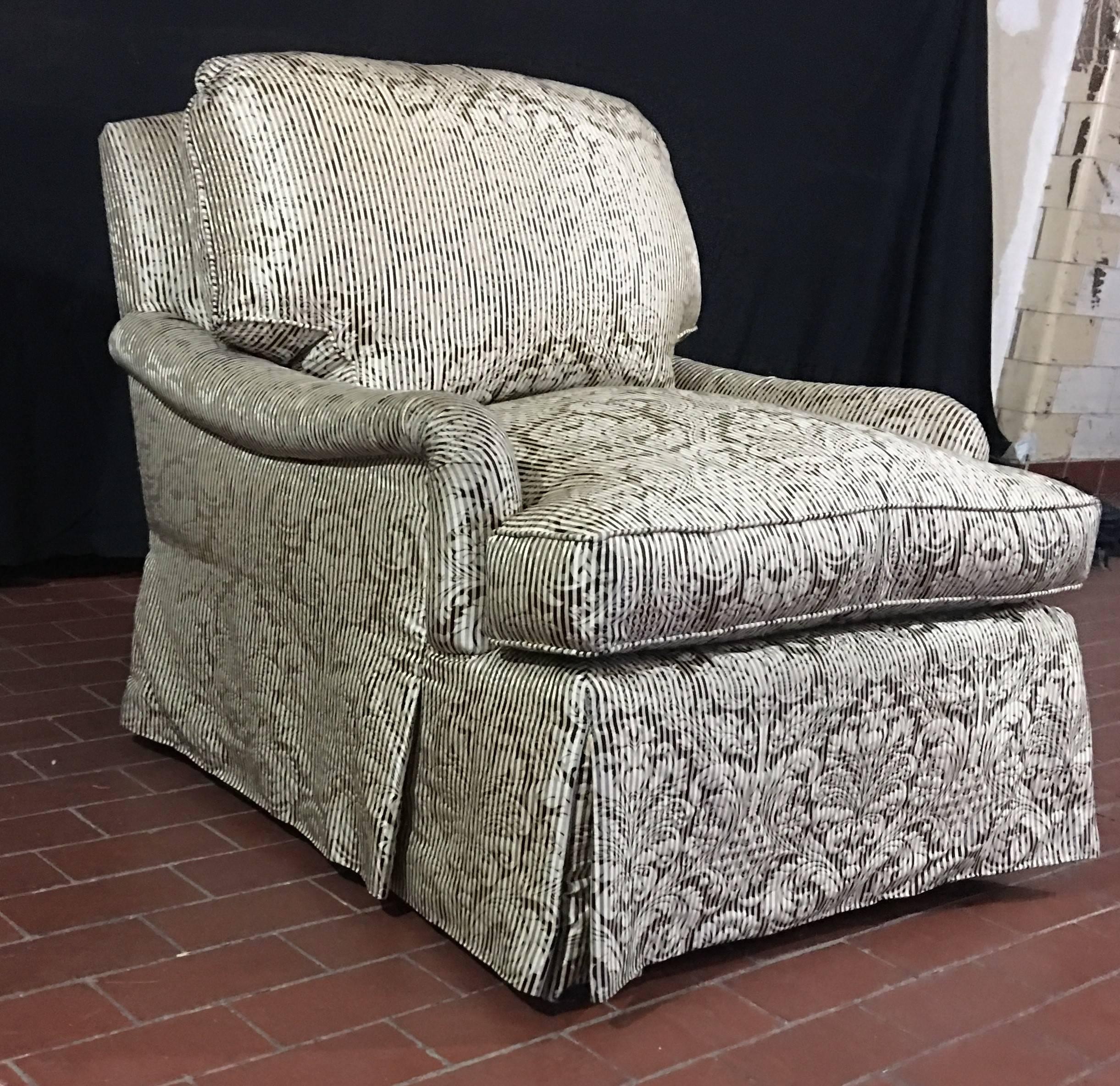 Elegant, Luxurious Pair of Bridgewater Style Club Chairs In Good Condition In Bronx, NY