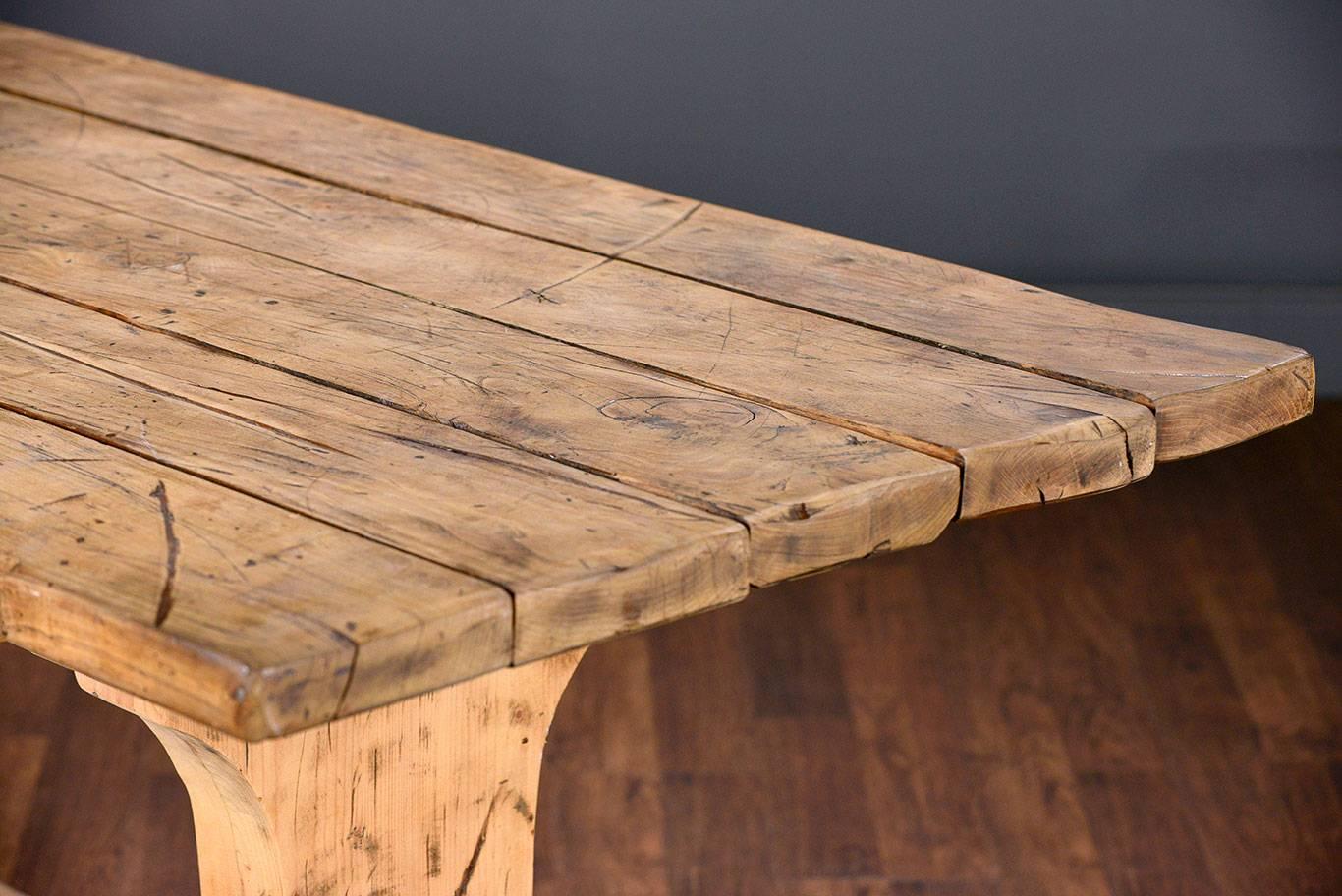 Antique Belgian Oak Plank Table In Excellent Condition For Sale In New York, NY