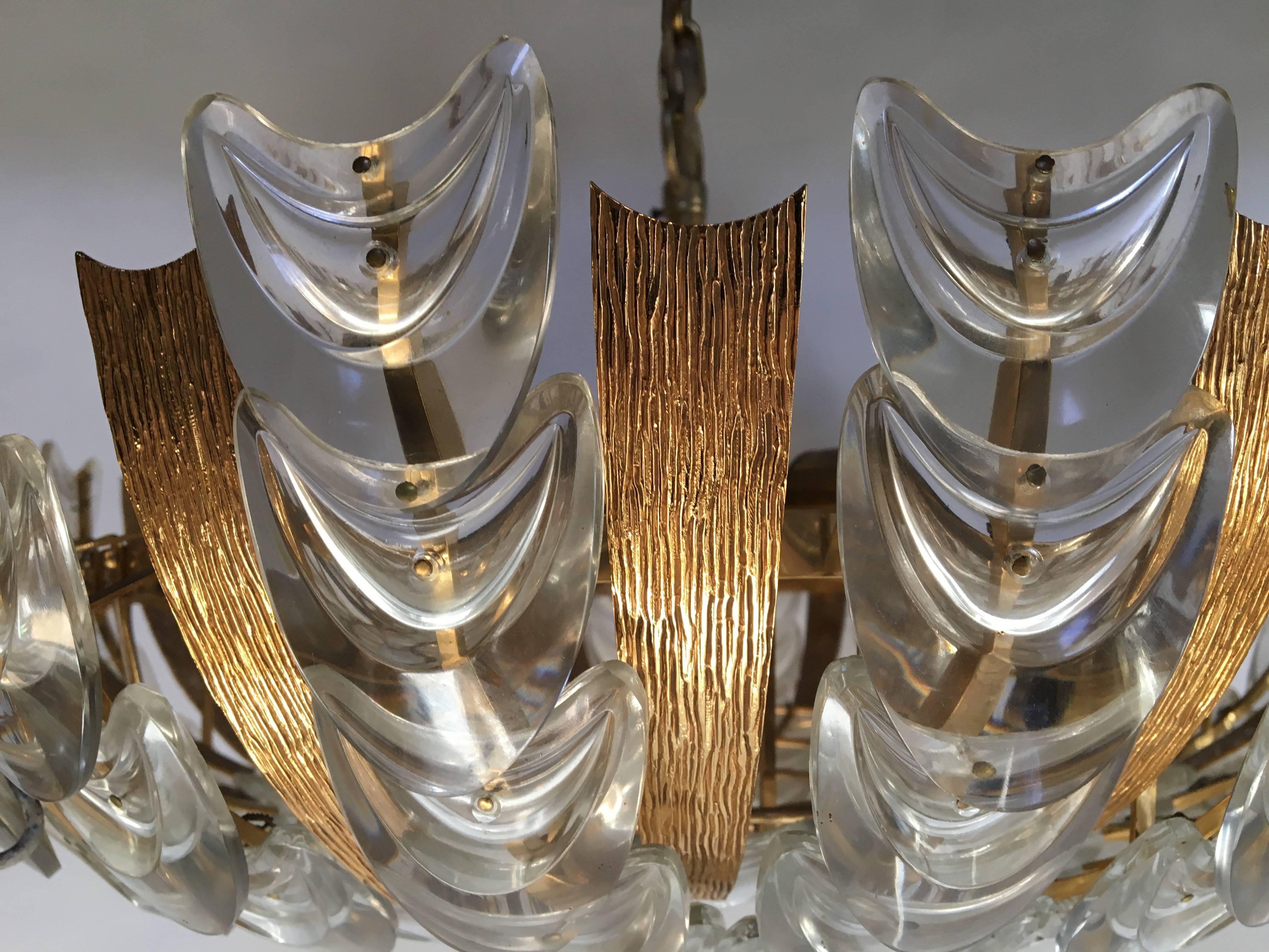 Austrian Gilt Textured Brass and Glass Chandelier In Excellent Condition For Sale In New York, NY