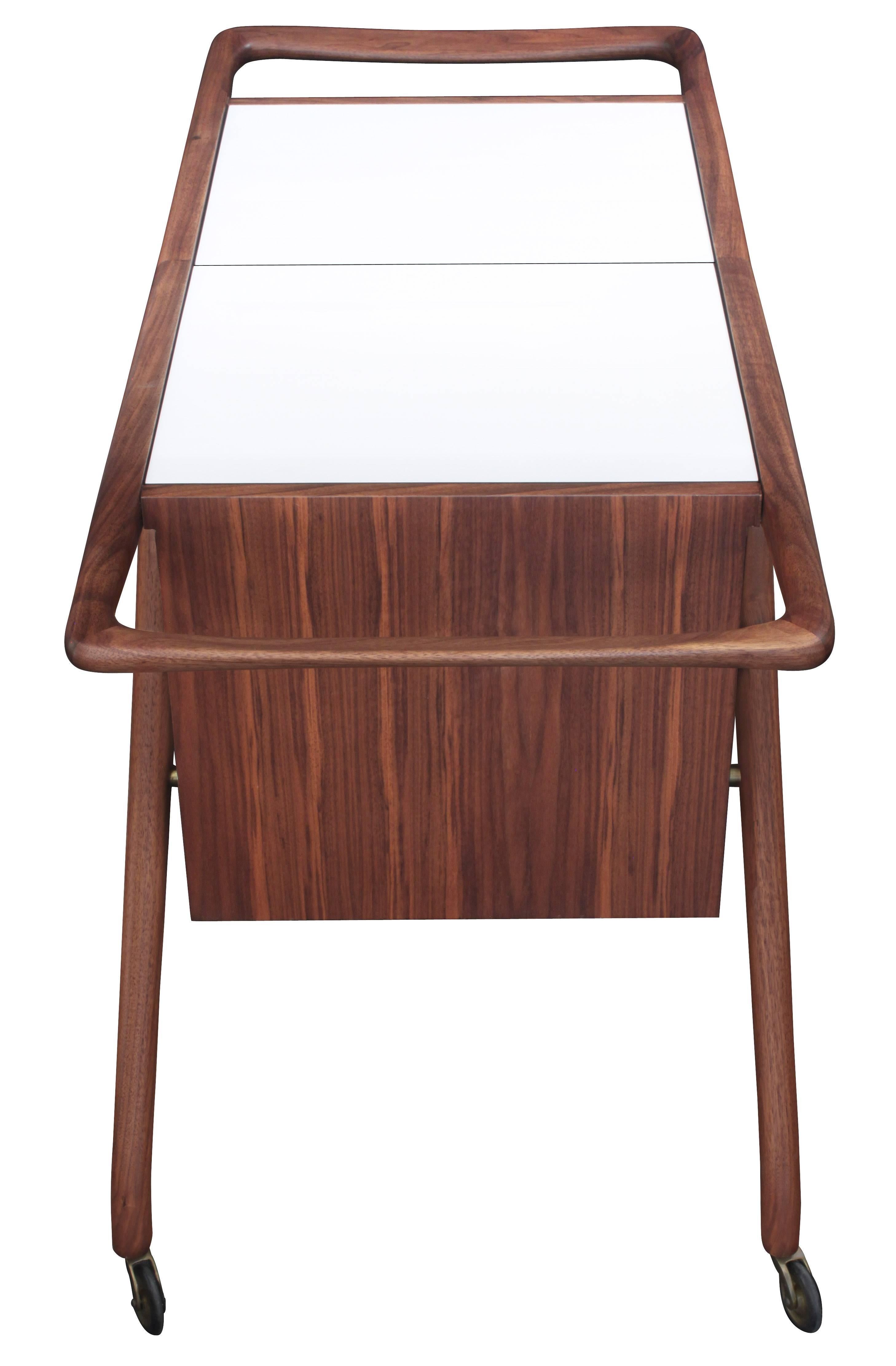 Iconic Serving Cart in Walnut by Vladimir Kagan In Excellent Condition In New York, NY