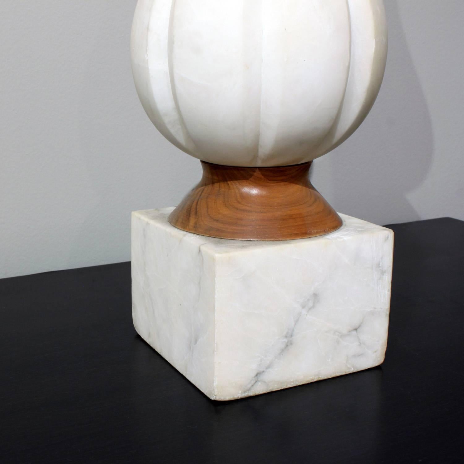 Mid-Century Modern Sculptural Italian Table Lamp in Alabaster with Marble Base