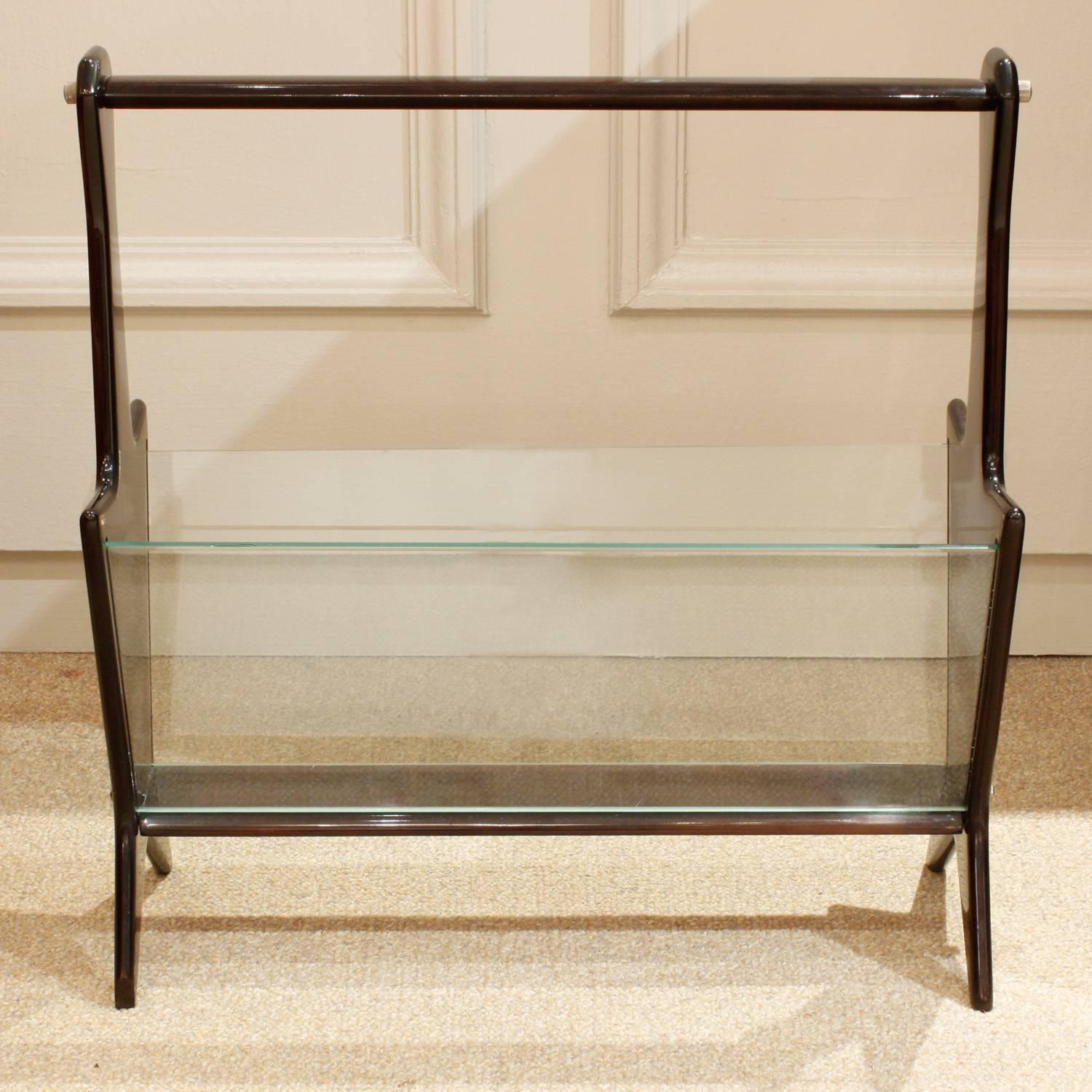 Italian Walnut and Glass Magazine Rack, 1950s In Excellent Condition In New York, NY