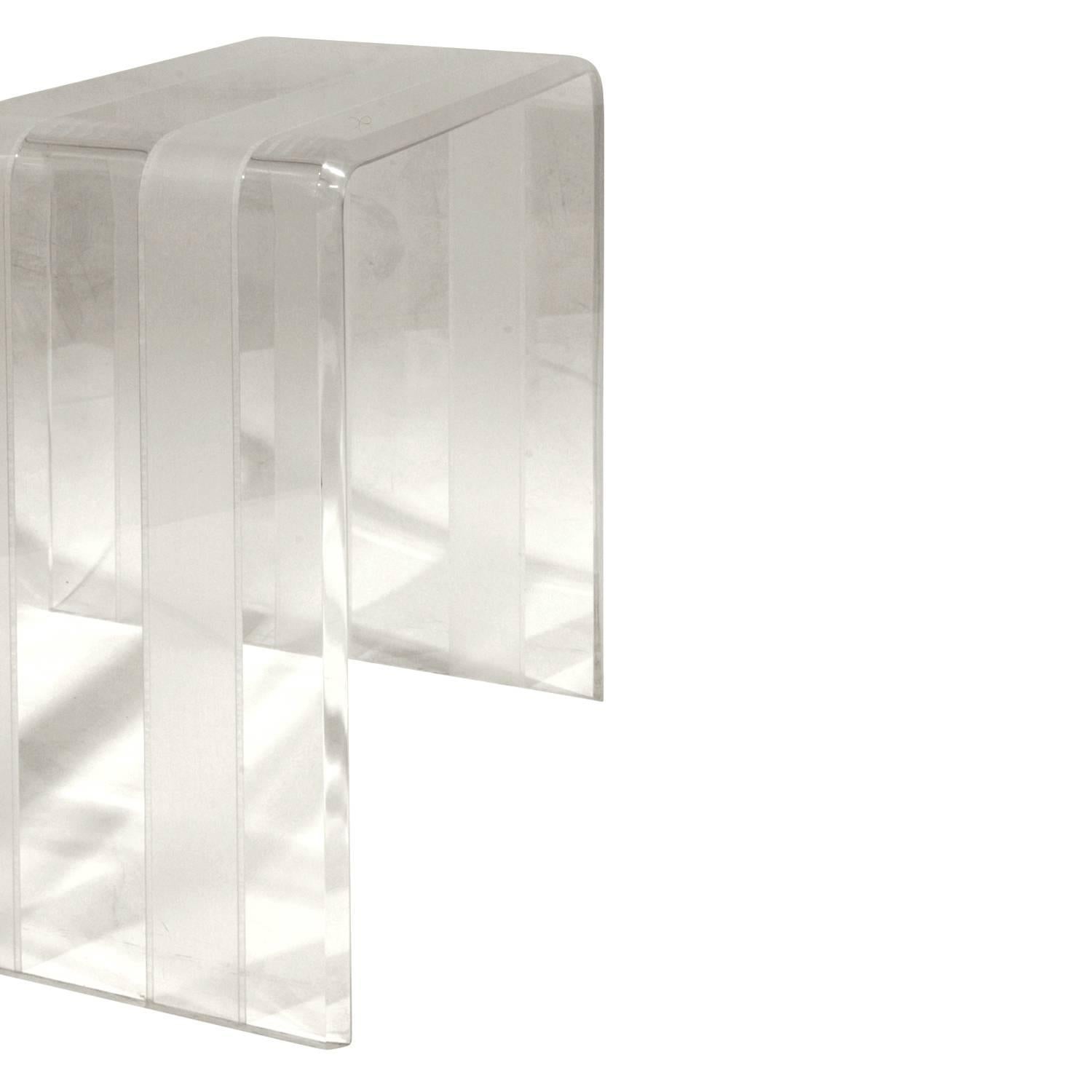 Late 20th Century Set of Three Chic Lucite Nesting Tables, 1970s