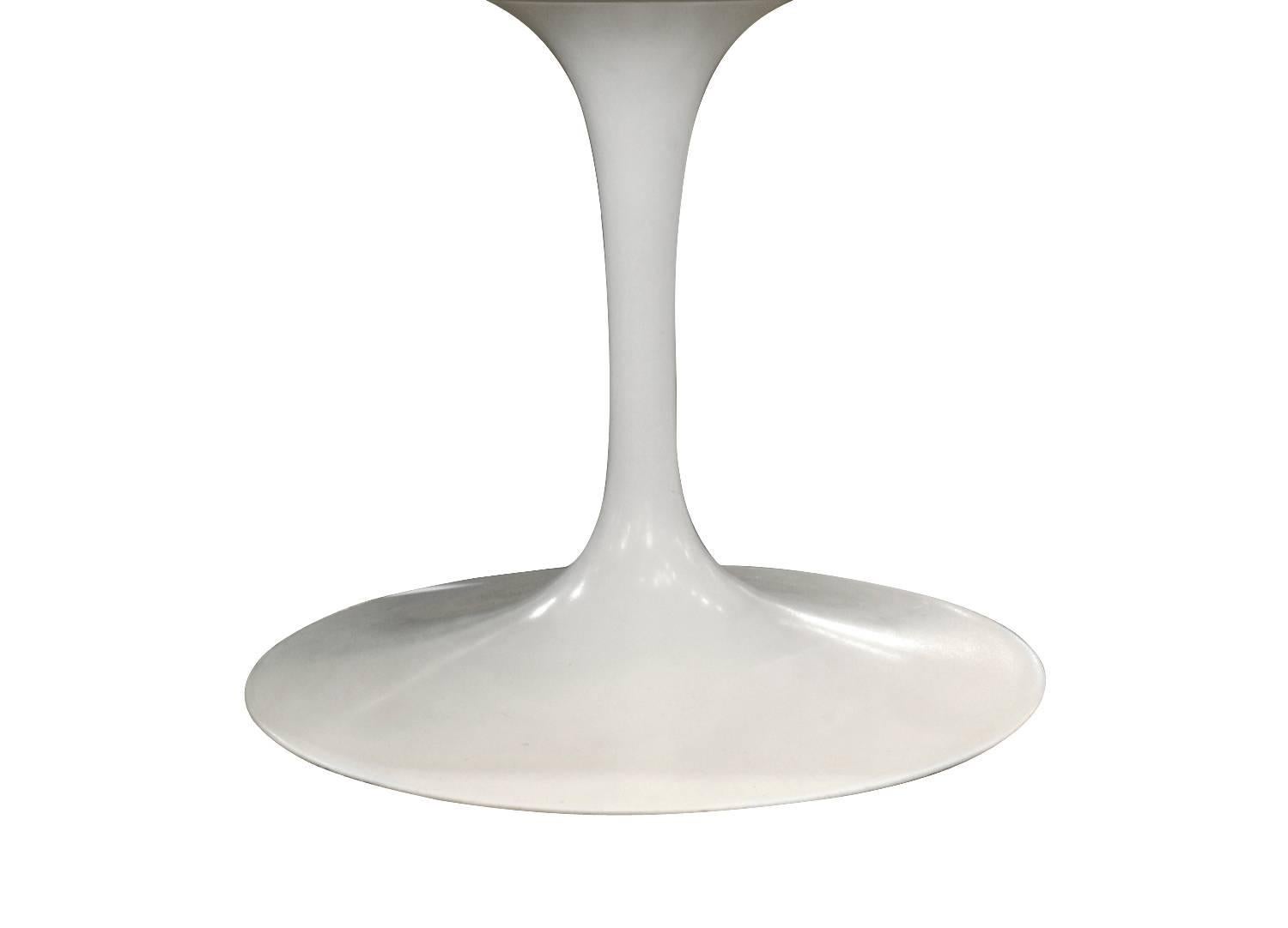 saarinen stool