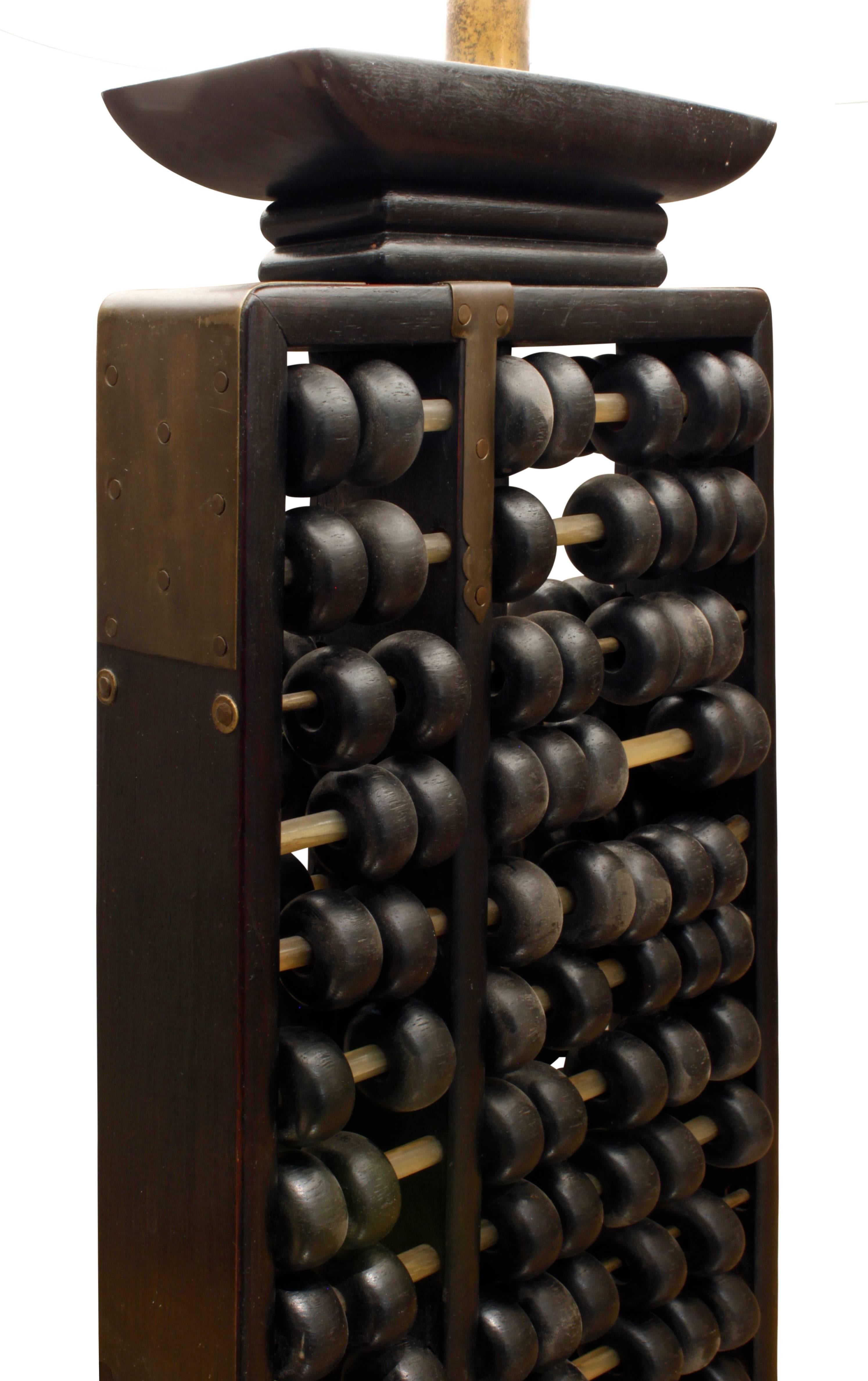 Abacus-Tischlampe mit Messing-Akzenten:: 1940er Jahre im Zustand „Hervorragend“ in New York, NY